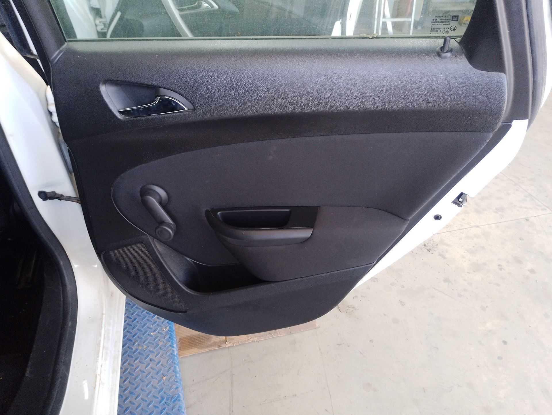 Recambio de guarnecido puerta trasera derecha para opel astra j (p10) 1.7 cdti (68) referencia OEM IAM   