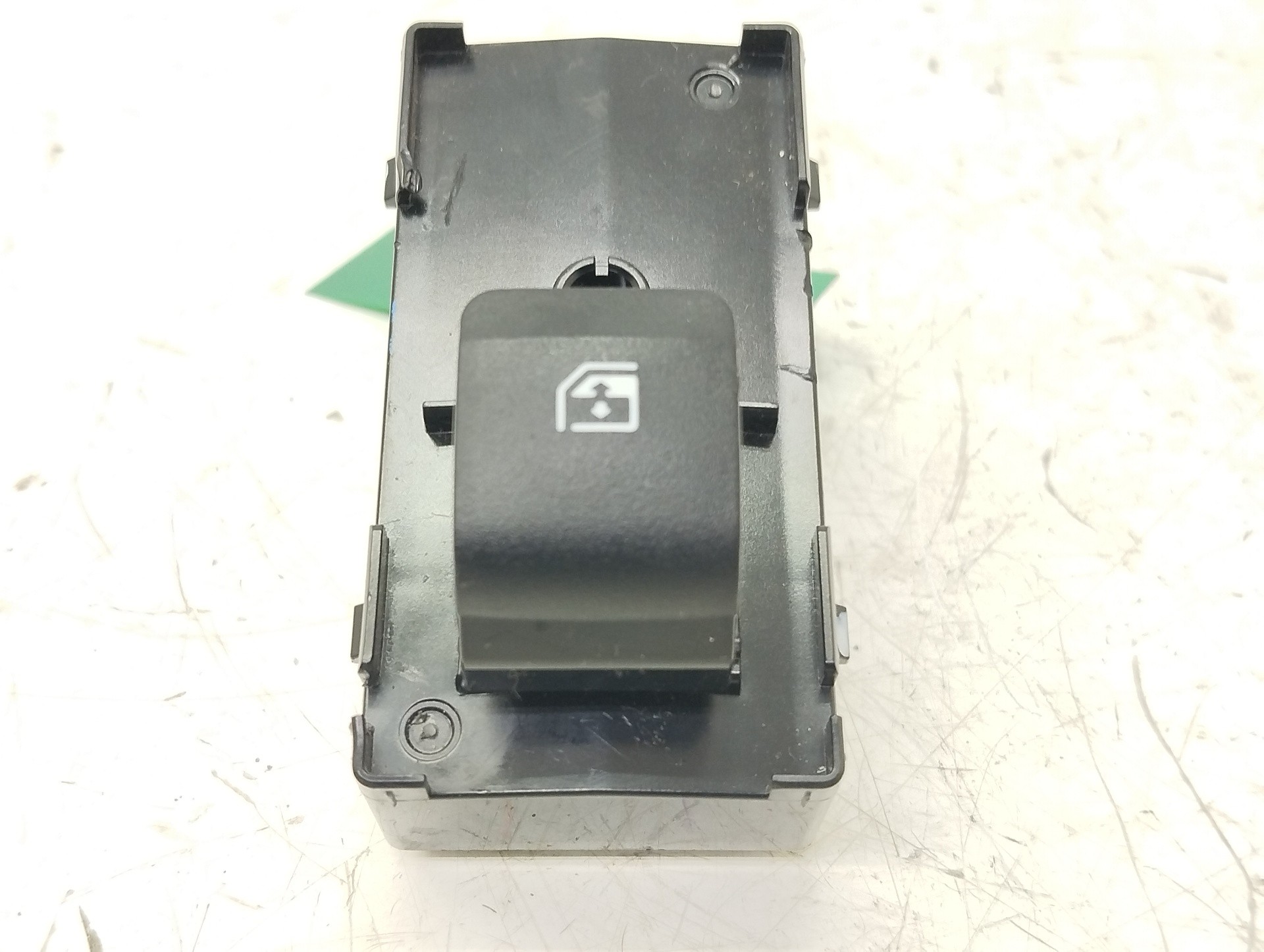 Recambio de mando elevalunas delantero derecho para hyundai tucson (nx) klass 2wd referencia OEM IAM 93581N70504X  