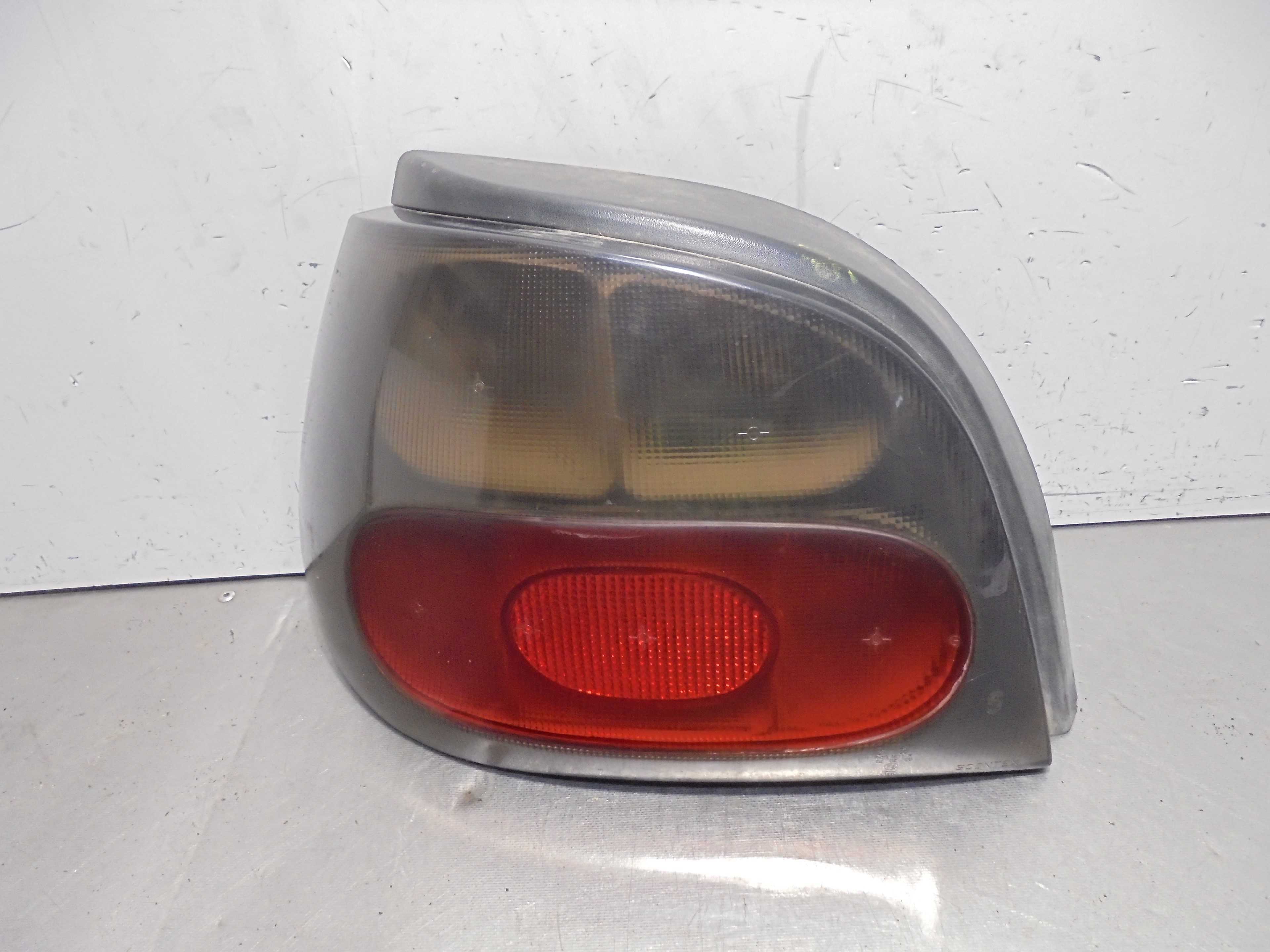 Recambio de piloto trasero izquierdo para renault megane i berlina hatchback (ba0) 1.6e europa referencia OEM IAM   