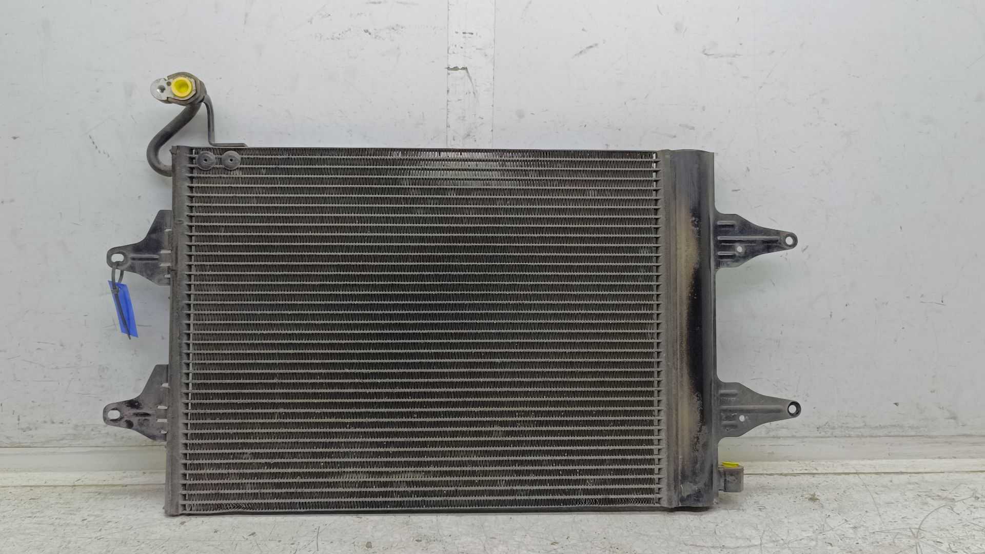 Recambio de condensador / radiador aire acondicionado para skoda fabia (6y2/6y3) classic referencia OEM IAM 6Q0820411  