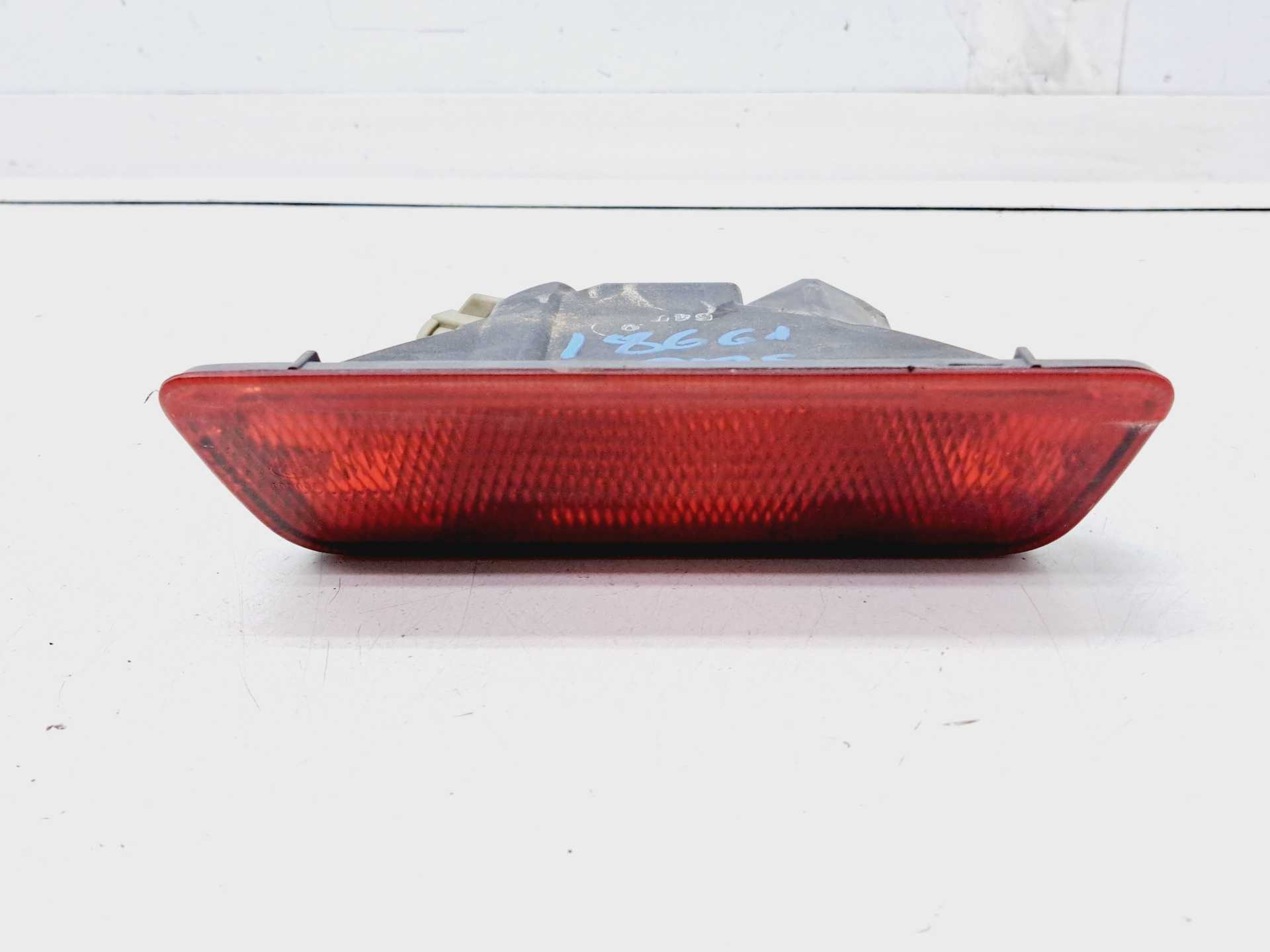 Recambio de faro antiniebla trasero central para nissan juke (f15) acenta referencia OEM IAM 23633005 KOITO 