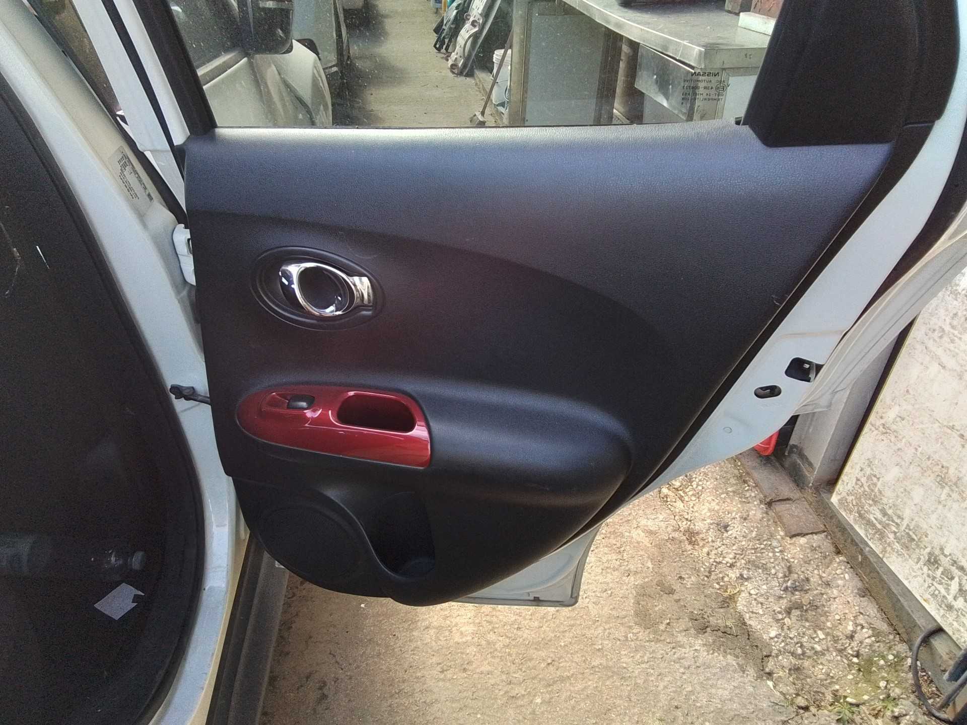 Recambio de guarnecido puerta trasera derecha para nissan juke (f15) acenta referencia OEM IAM   