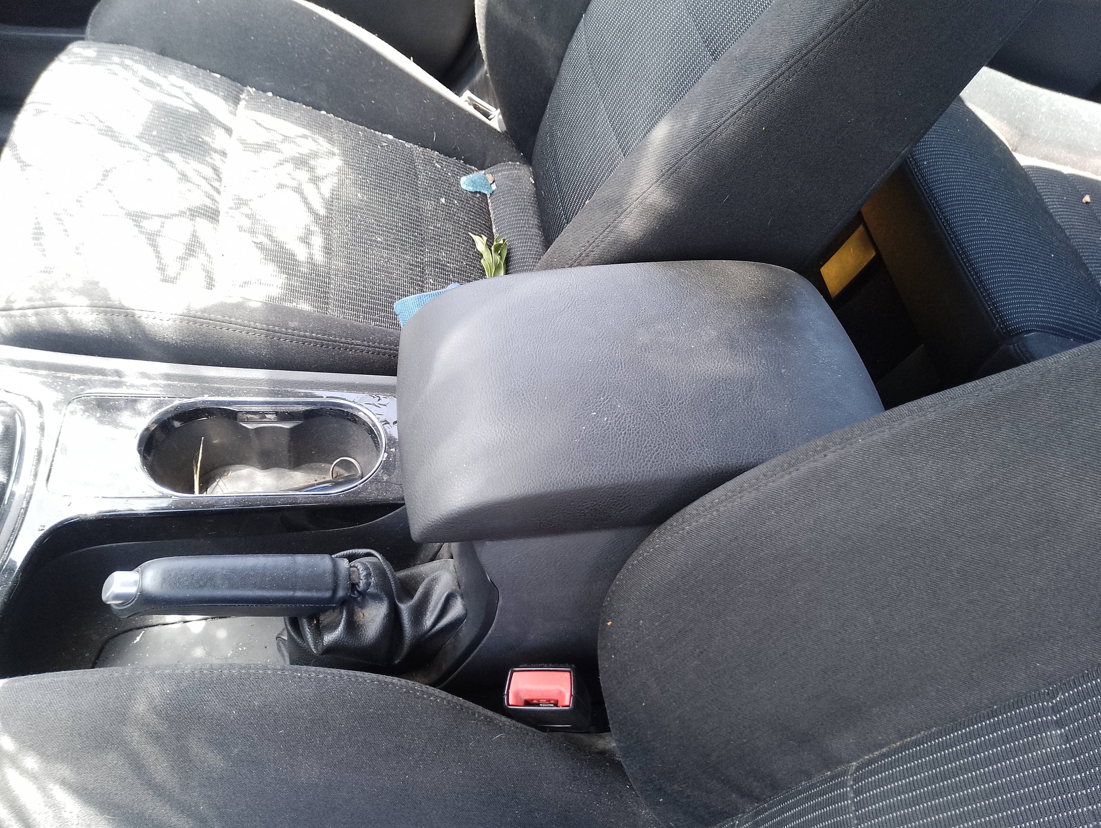 Recambio de apoyabrazos central para ford mondeo ber. (ca2) limited edition referencia OEM IAM   