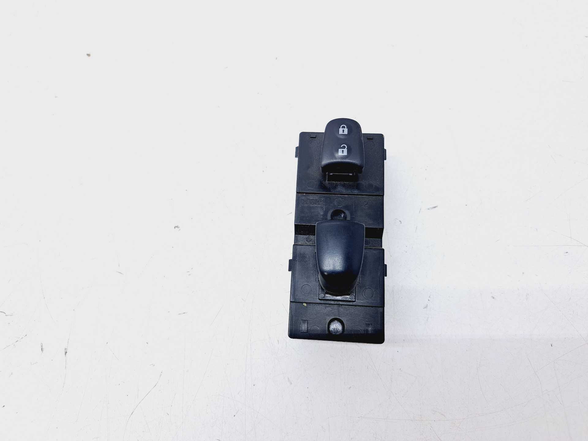 Recambio de mando elevalunas delantero derecho para nissan juke (f15) acenta referencia OEM IAM 254111KA5A  