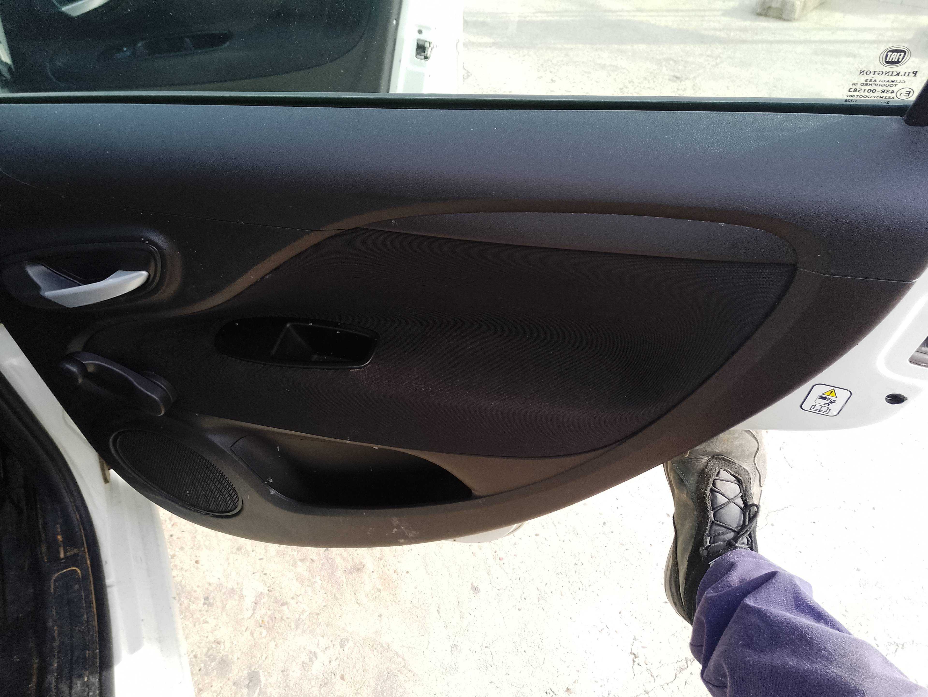 Recambio de guarnecido puerta trasera derecha para fiat punto (evo) (199) dynamic referencia OEM IAM   
