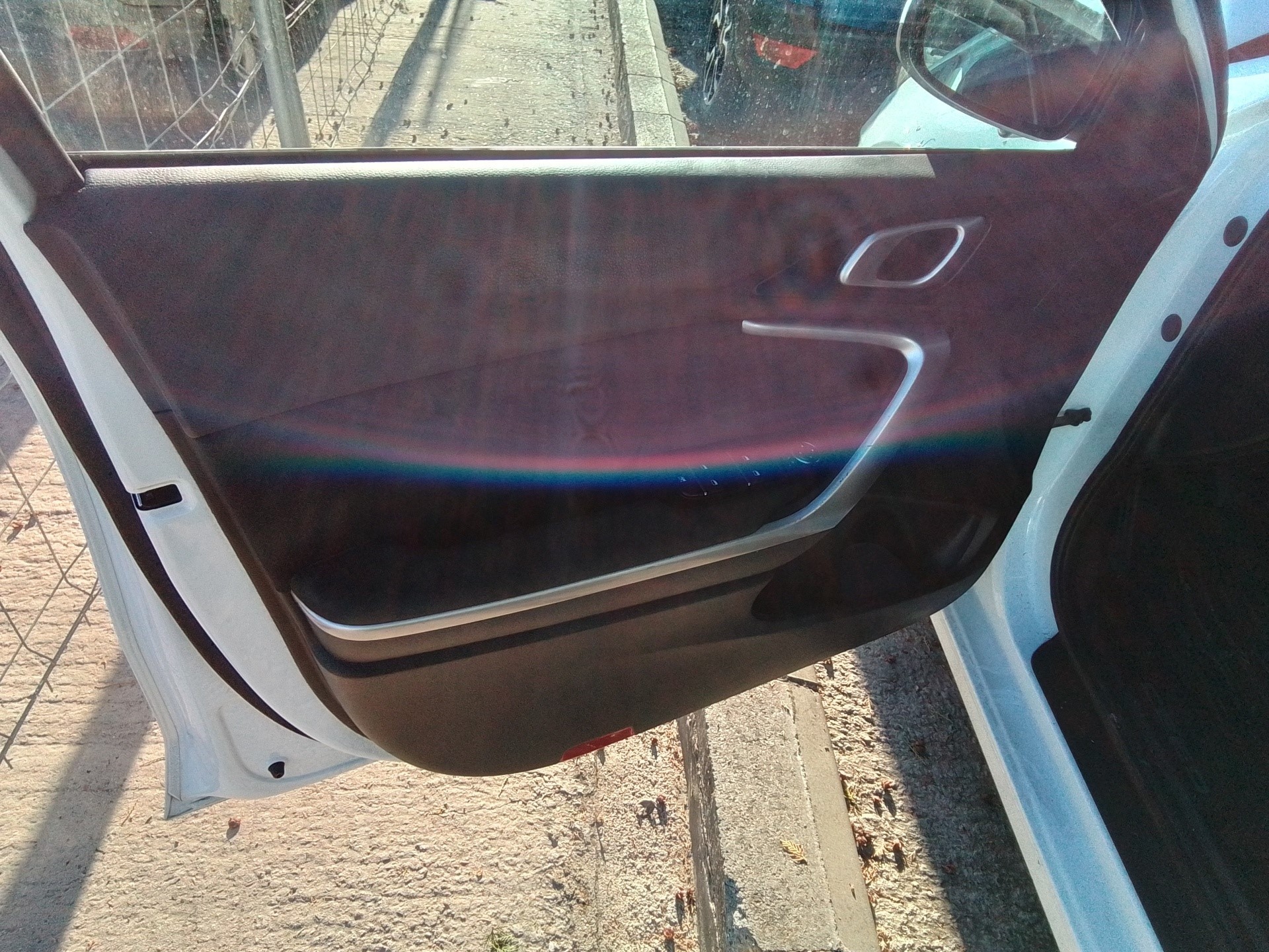Recambio de guarnecido puerta delantera izquierda para kia ceed business referencia OEM IAM   