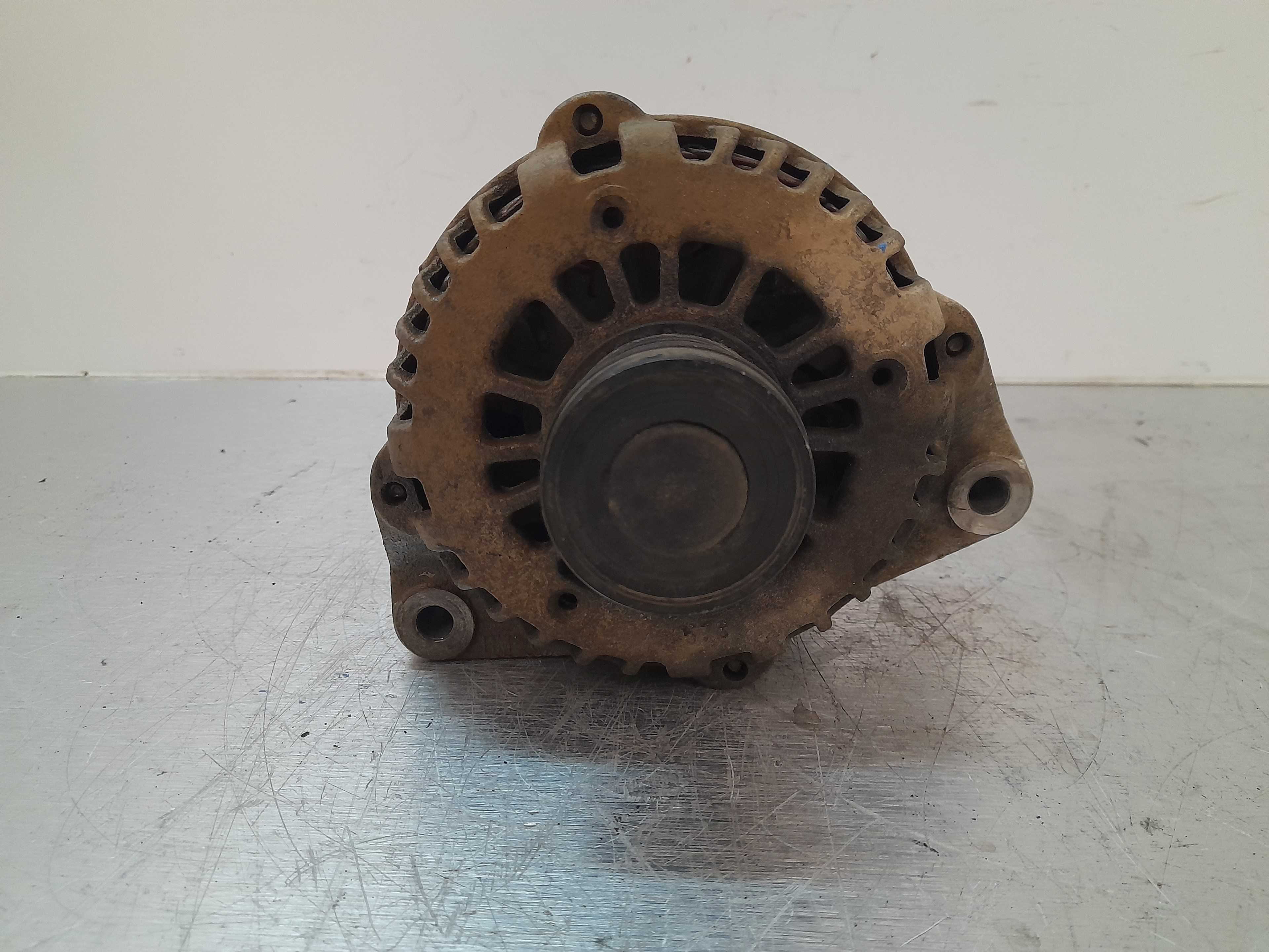 Recambio de alternador para ssangyong actyon sports 2.0 td cat referencia OEM IAM A6641540102 DAC 
