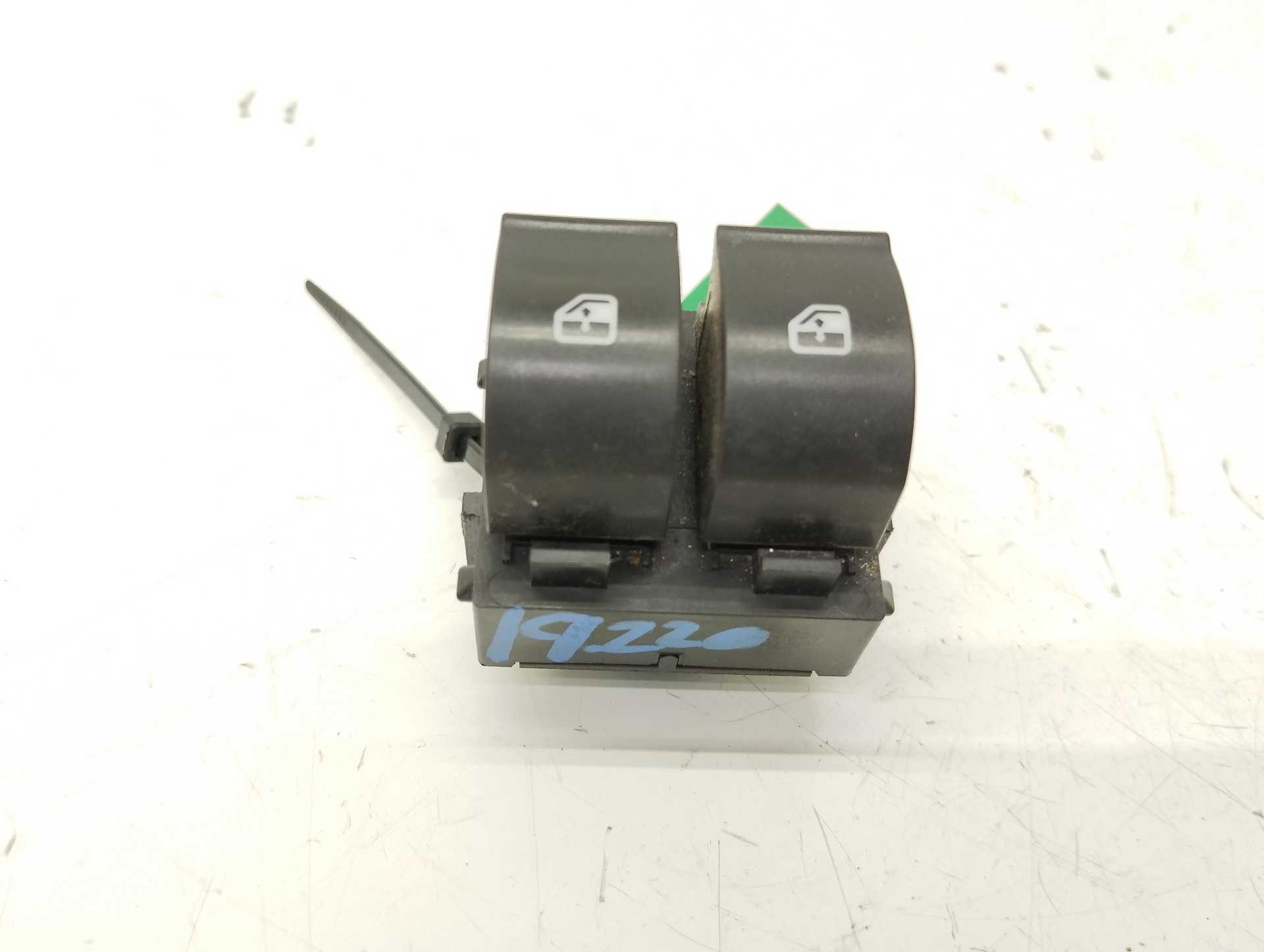 Recambio de mando elevalunas delantero izquierdo para fiat punto (evo) (199) dynamic referencia OEM IAM 011650  