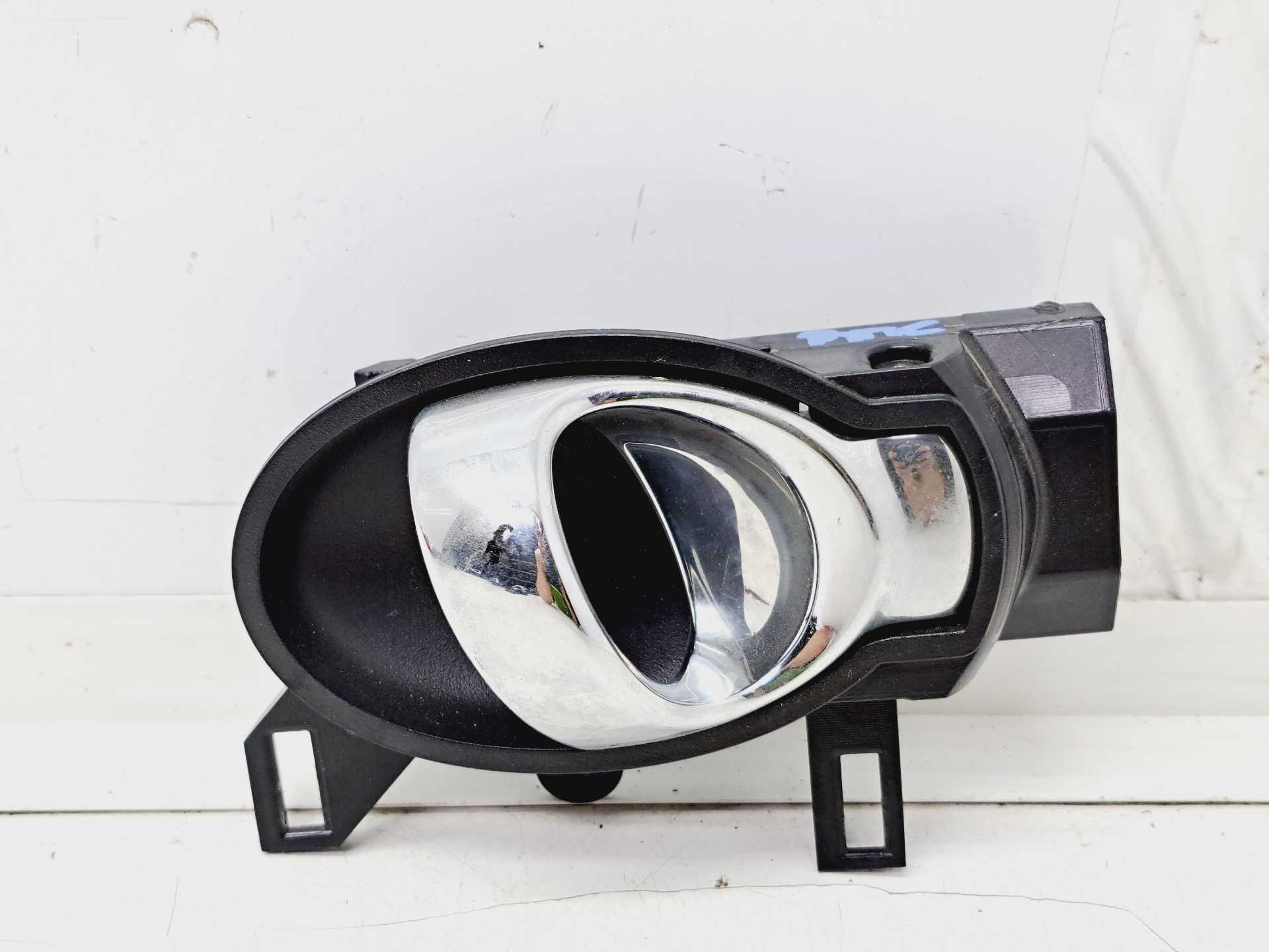 Recambio de maneta interior delantera derecha para nissan juke (f15) acenta referencia OEM IAM 80670BA61A  