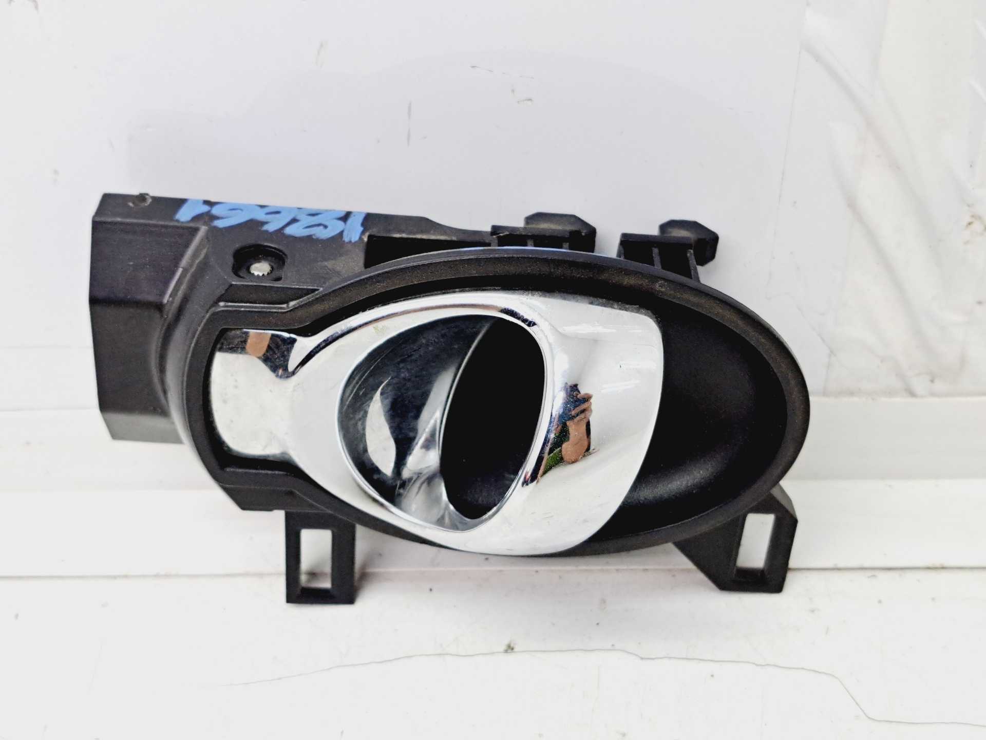 Recambio de maneta interior trasera izquierda para nissan juke (f15) acenta referencia OEM IAM 80671BA61A  