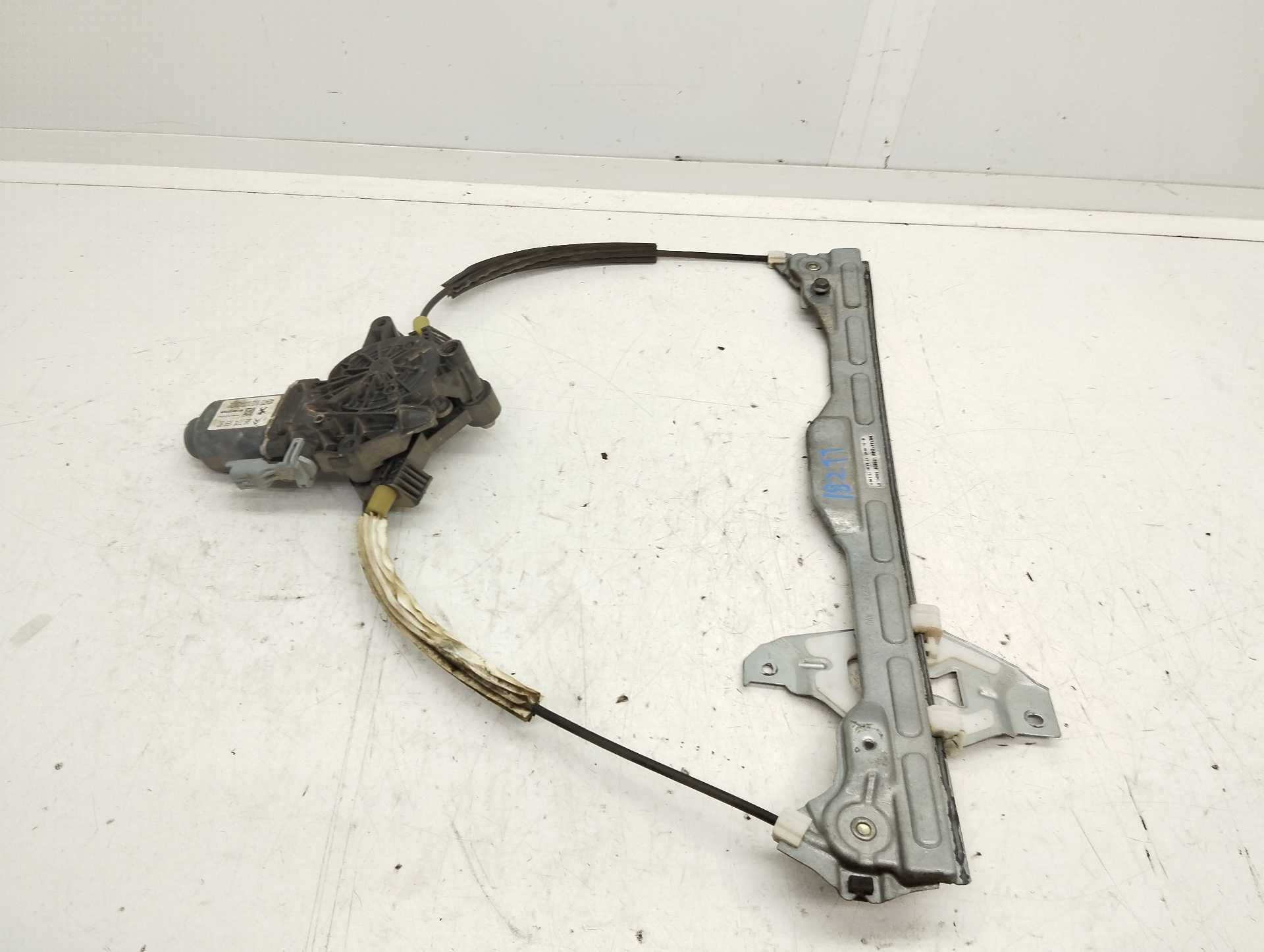 Recambio de elevalunas delantero izquierdo para citroën c-elysée seduction referencia OEM IAM 9677416980 INTEVA 