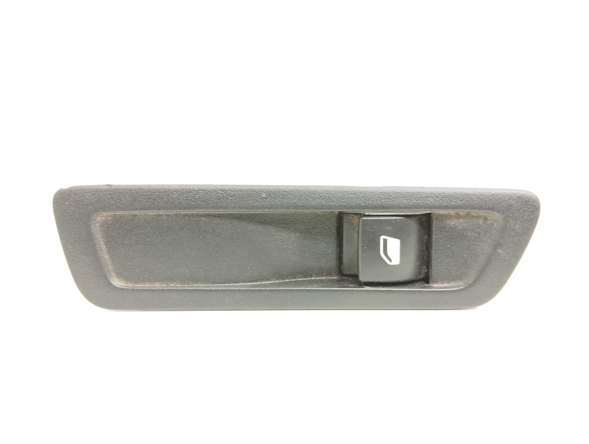 Recambio de mando elevalunas delantero derecho para citroën c-elysée seduction referencia OEM IAM 9674558977  