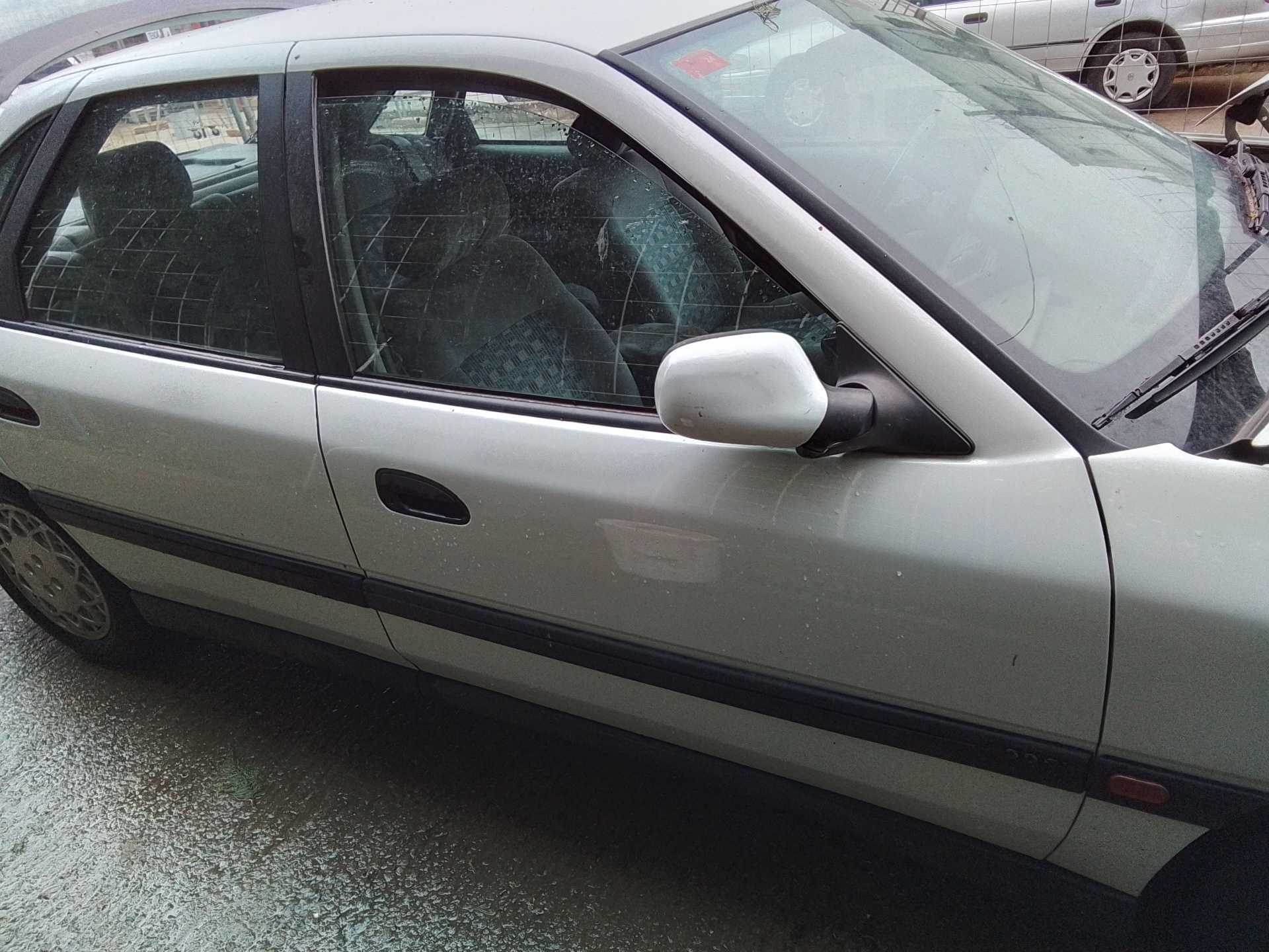 Recambio de puerta delantera derecha para renault safrane (b54) 2.2 si referencia OEM IAM   