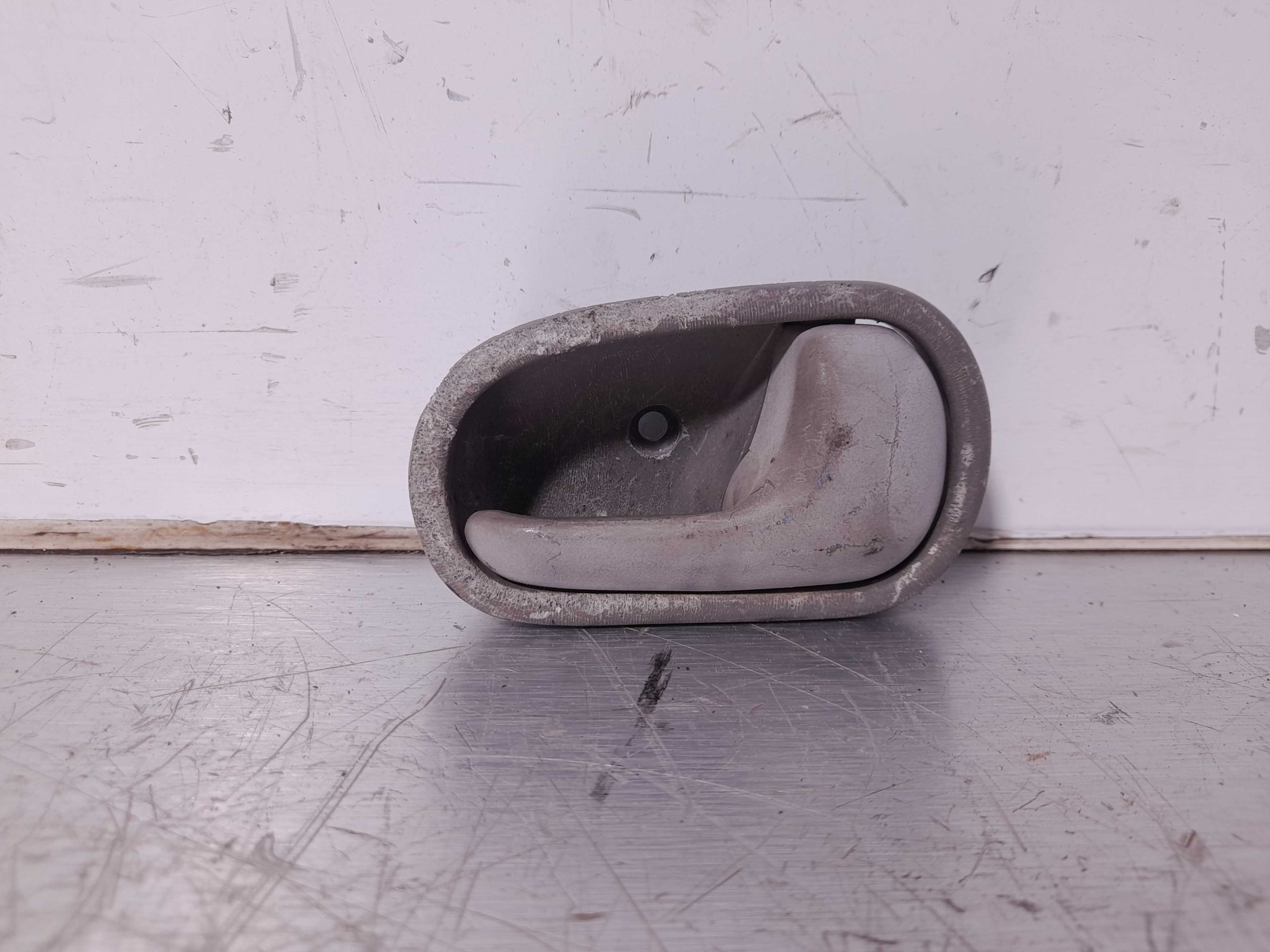 Recambio de maneta interior delantera derecha para kia rio 1.3 cat referencia OEM IAM   