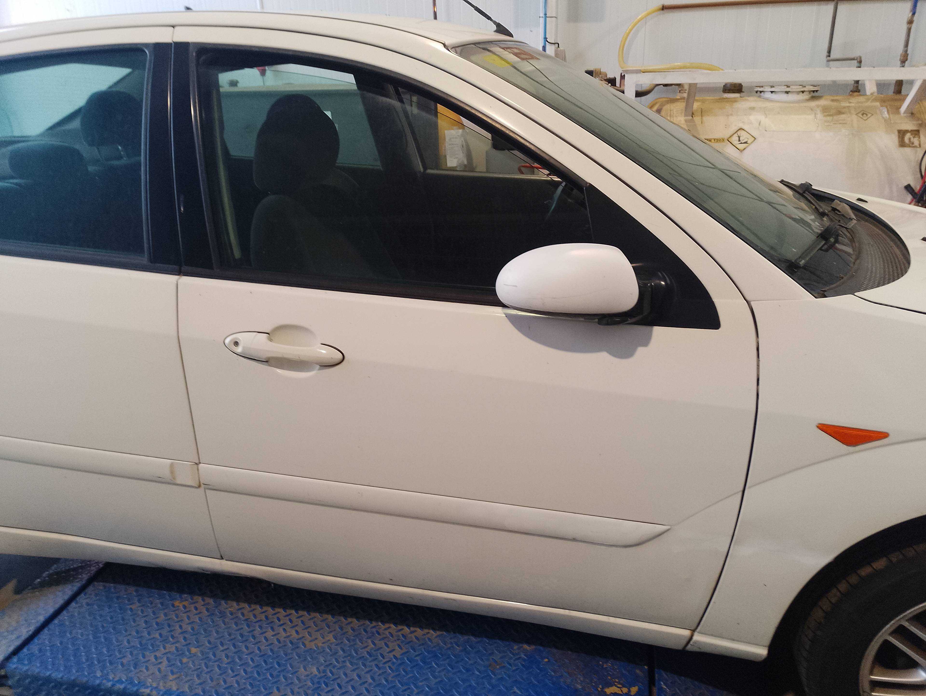 Recambio de puerta delantera derecha para ford focus berlina (cak) ambiente referencia OEM IAM   