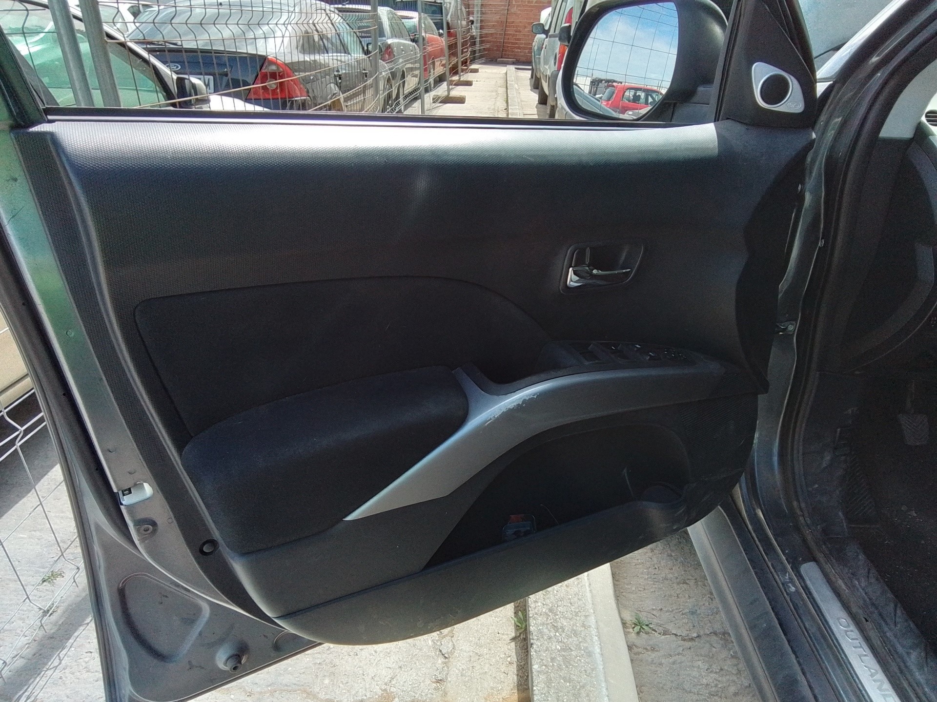 Recambio de guarnecido puerta delantera izquierda para mitsubishi outlander (cw0) 2.2 di-d cat referencia OEM IAM   