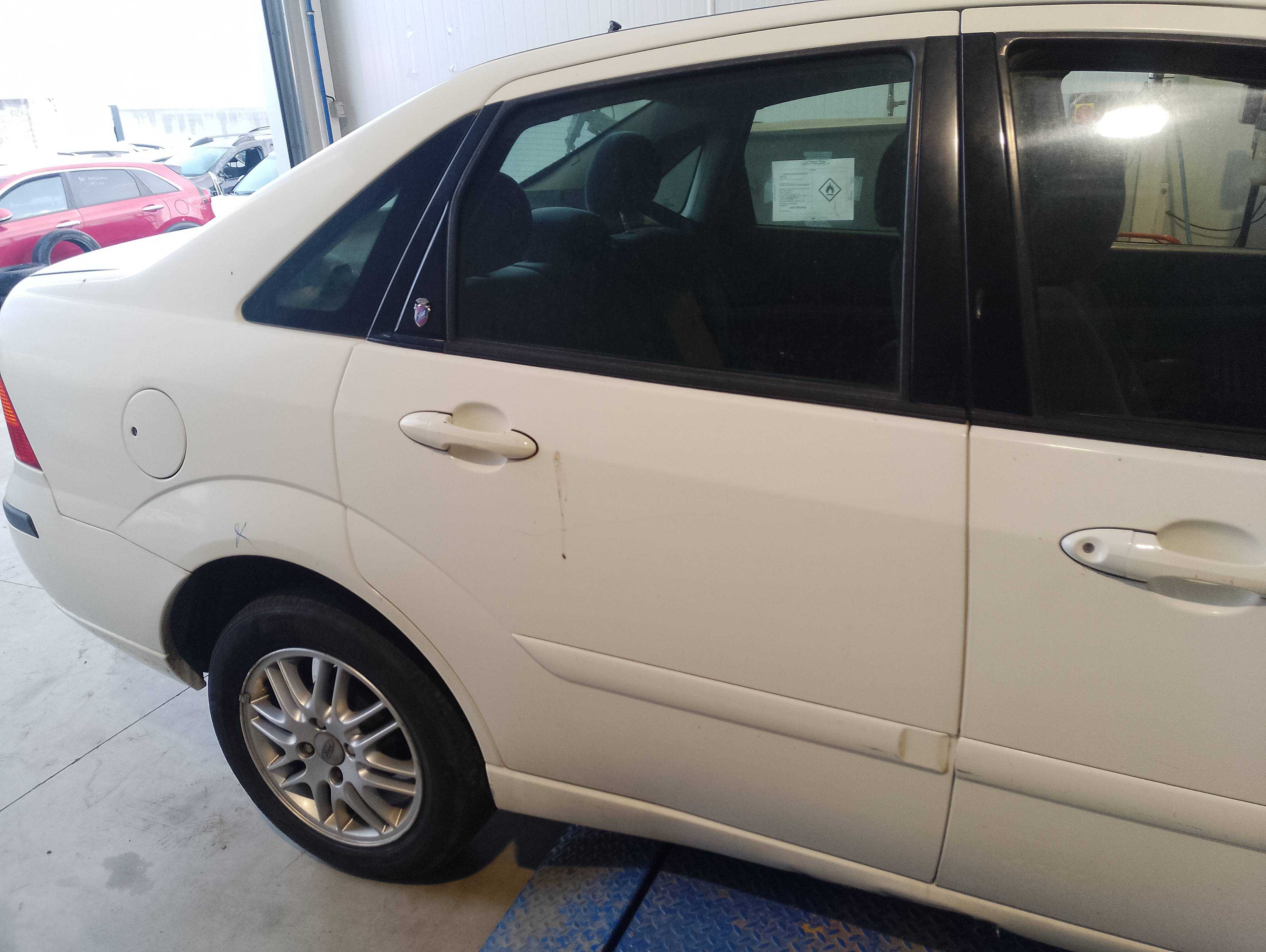 Recambio de puerta trasera derecha para ford focus berlina (cak) ambiente referencia OEM IAM   