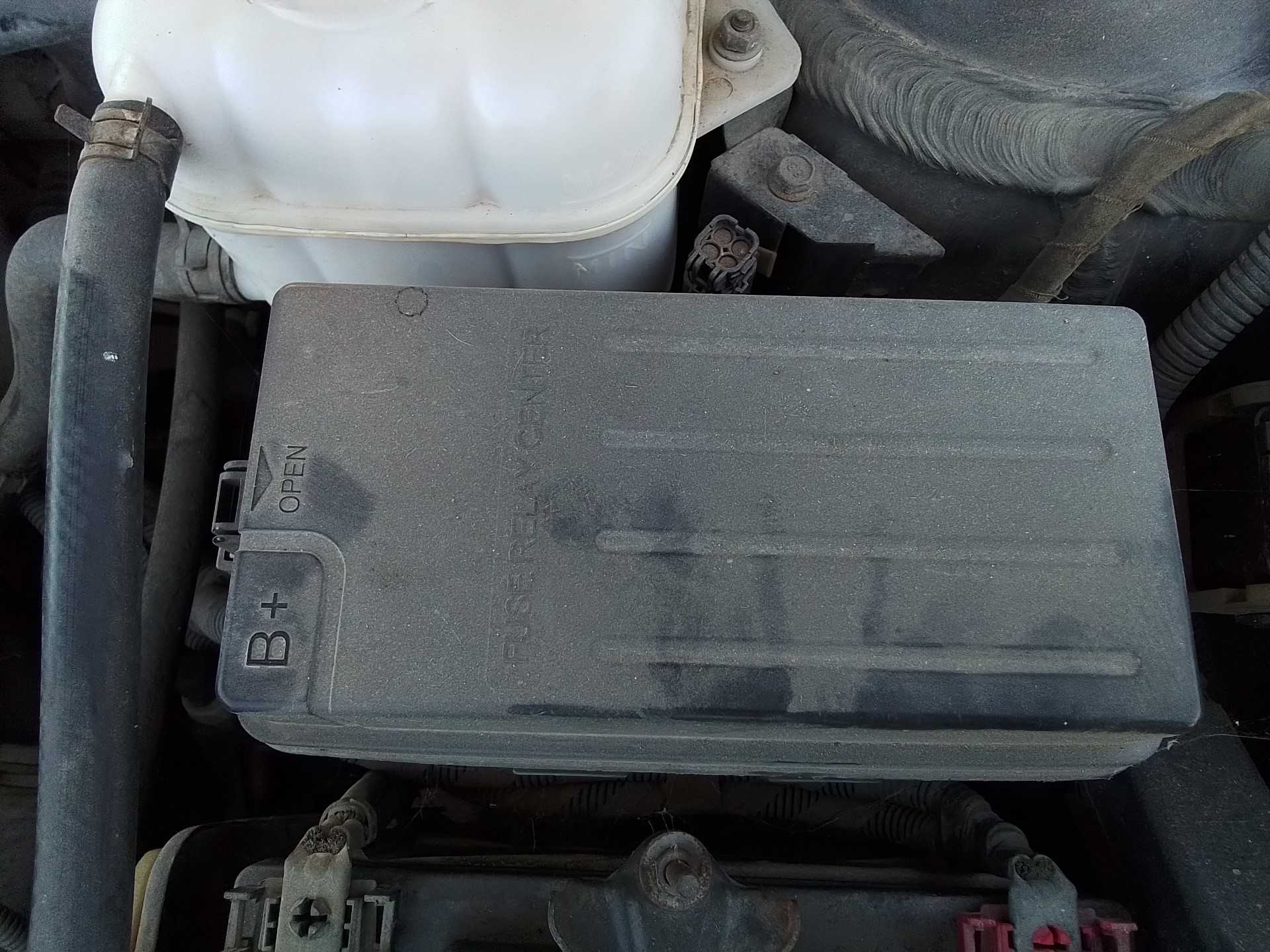 Recambio de caja reles / fusibles para chevrolet lacetti cdx referencia OEM IAM   