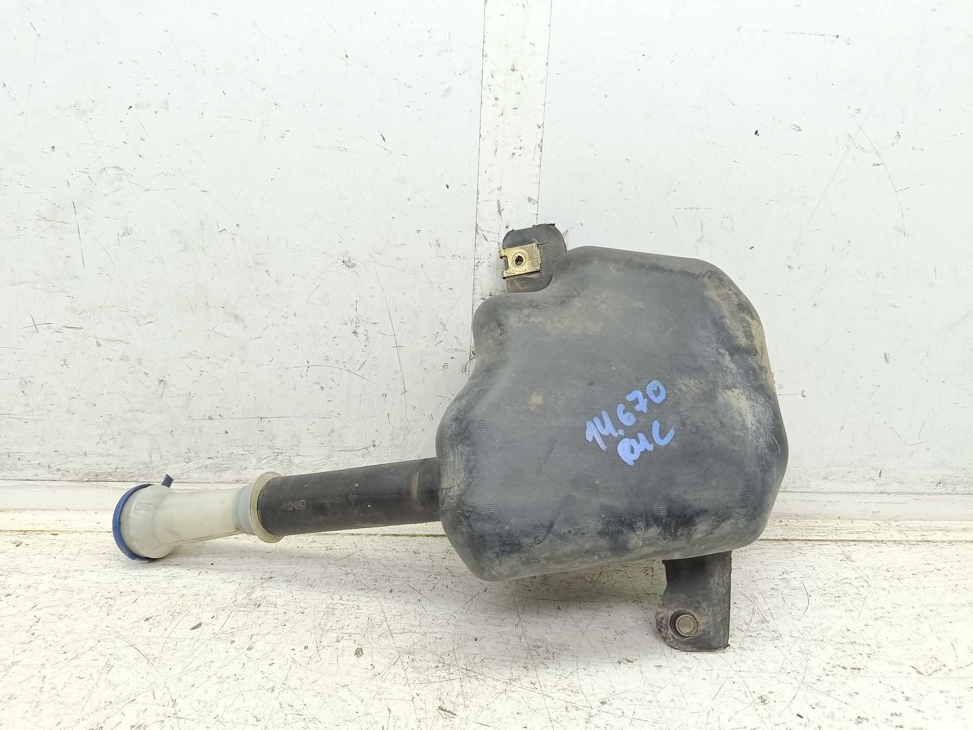 Recambio de deposito limpia para peugeot 806 st referencia OEM IAM 1461945080  