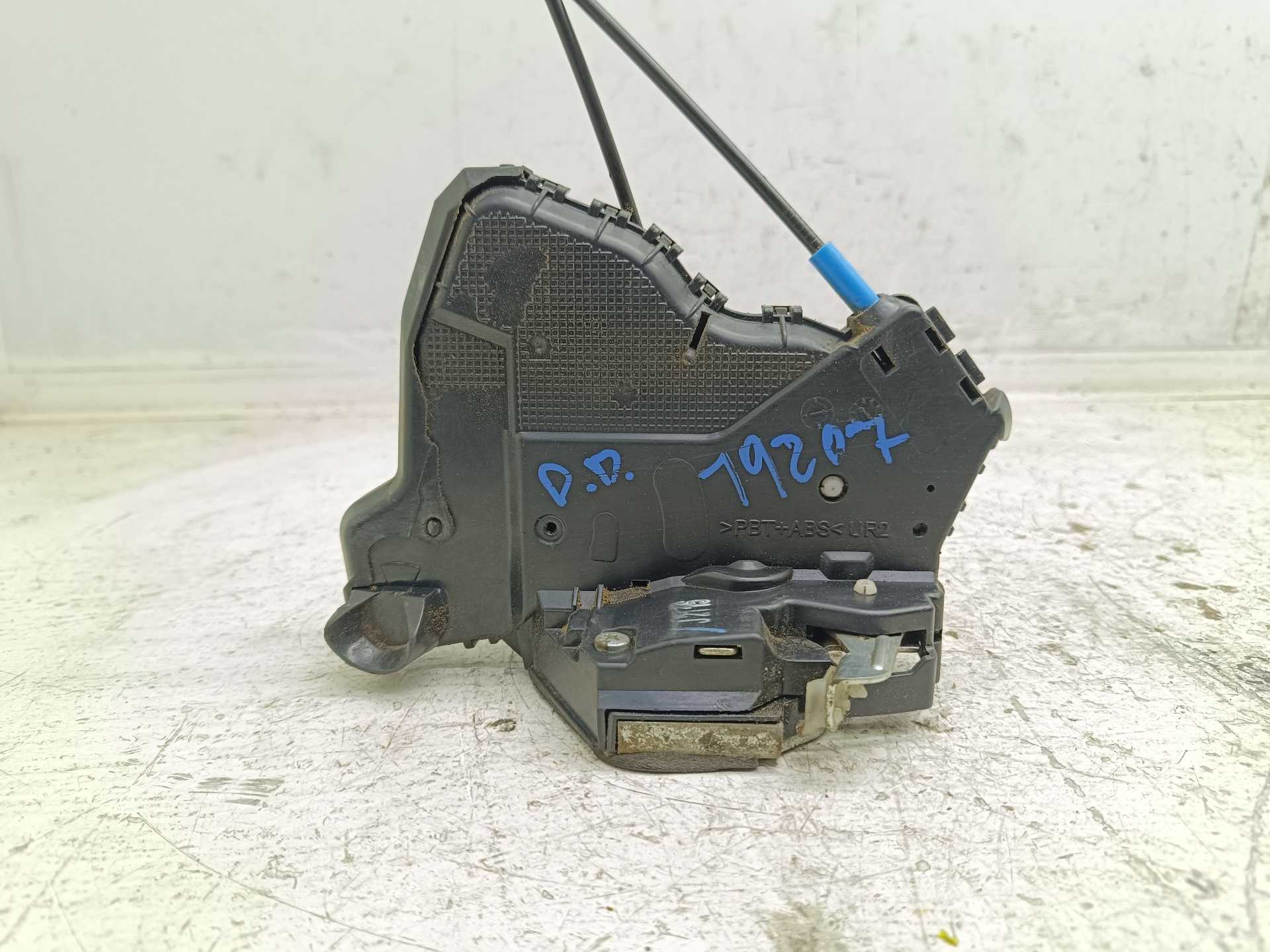 Recambio de cerradura puerta delantera derecha para toyota auris active referencia OEM IAM A084219  