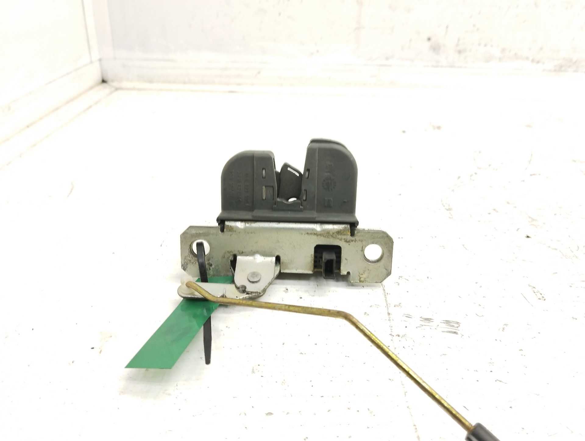 Recambio de cerradura maletero / porton para seat ibiza (6l1) cool referencia OEM IAM 6L6827505A  