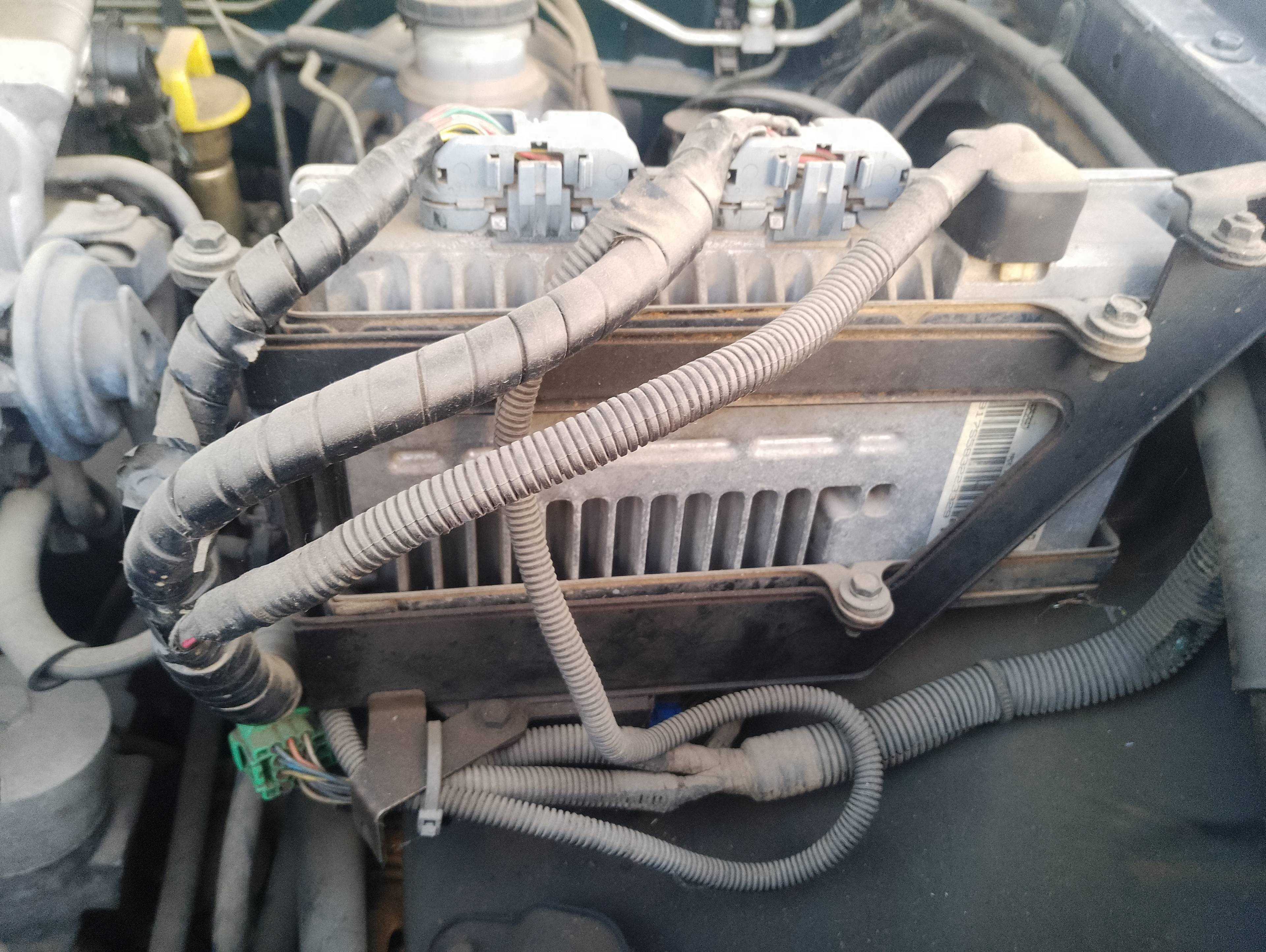 Recambio de centralita motor uce para opel monterey básico referencia OEM IAM 8282059174 28205917 