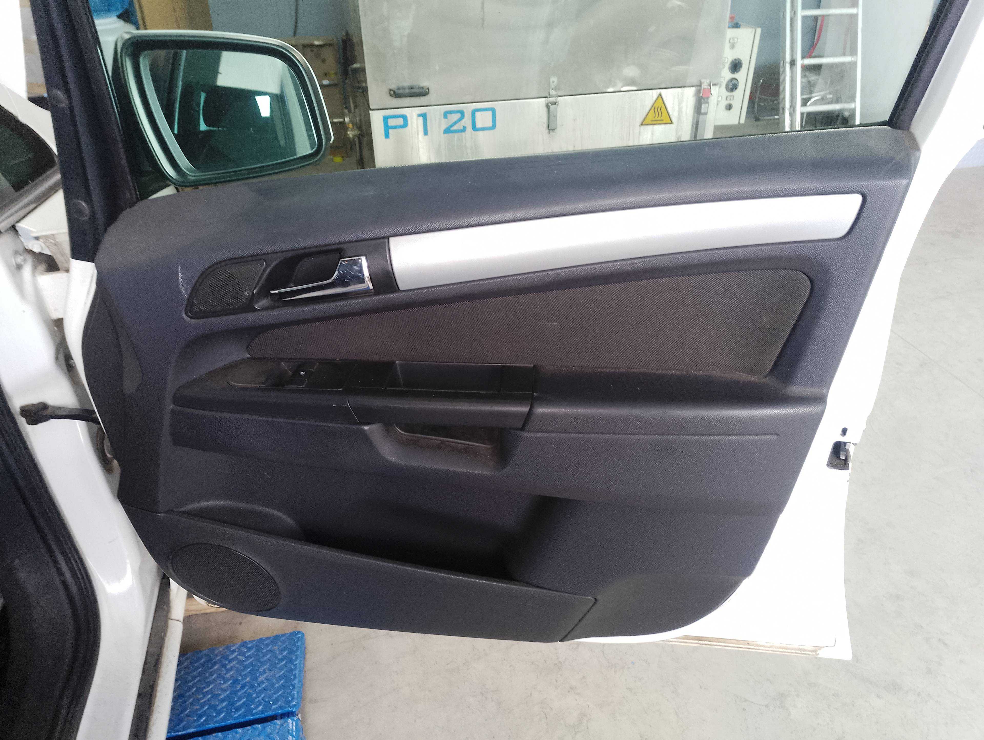 Recambio de guarnecido puerta delantera derecha para opel zafira b cosmo referencia OEM IAM   