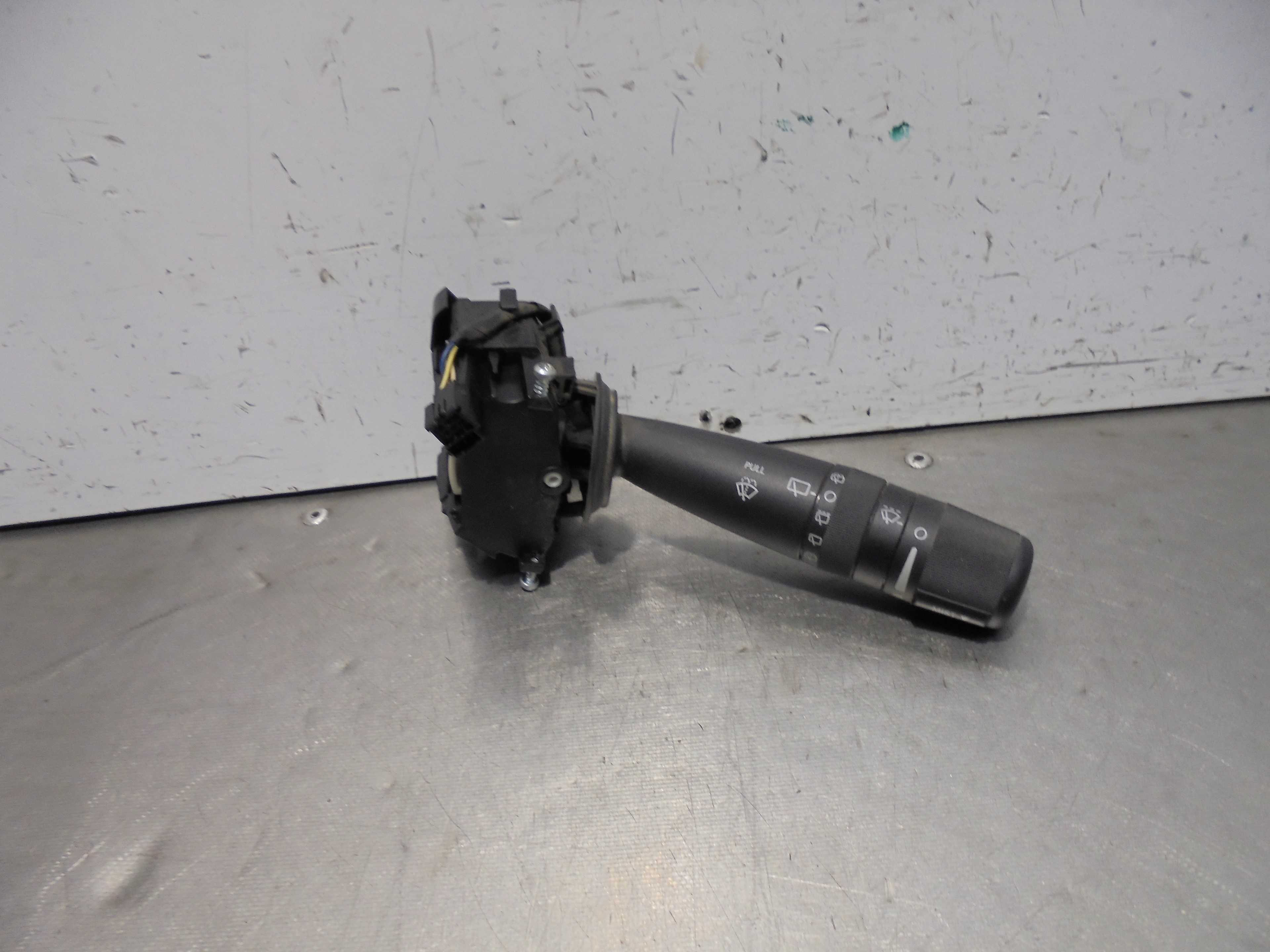 Recambio de mando limpia para chrysler jeep gr.cherokee (wh) 3.0 crd 65 aniversario referencia OEM IAM 05143310AB  