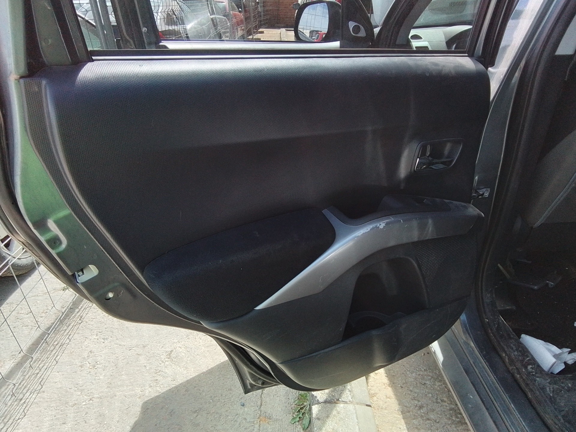 Recambio de guarnecido puerta trasera izquierda para mitsubishi outlander (cw0) 2.2 di-d cat referencia OEM IAM   