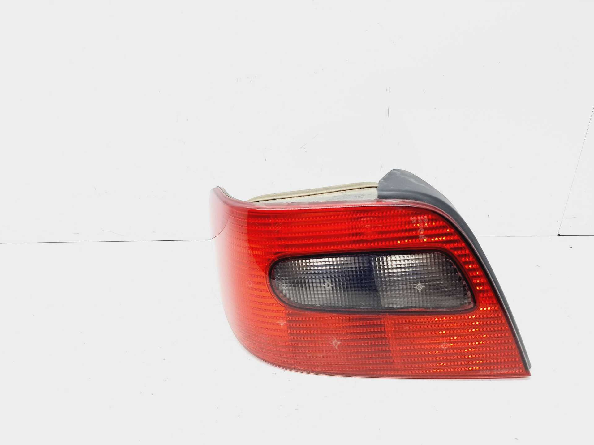 Recambio de piloto trasero izquierdo para citroën xsara berlina 1.4i sx referencia OEM IAM   