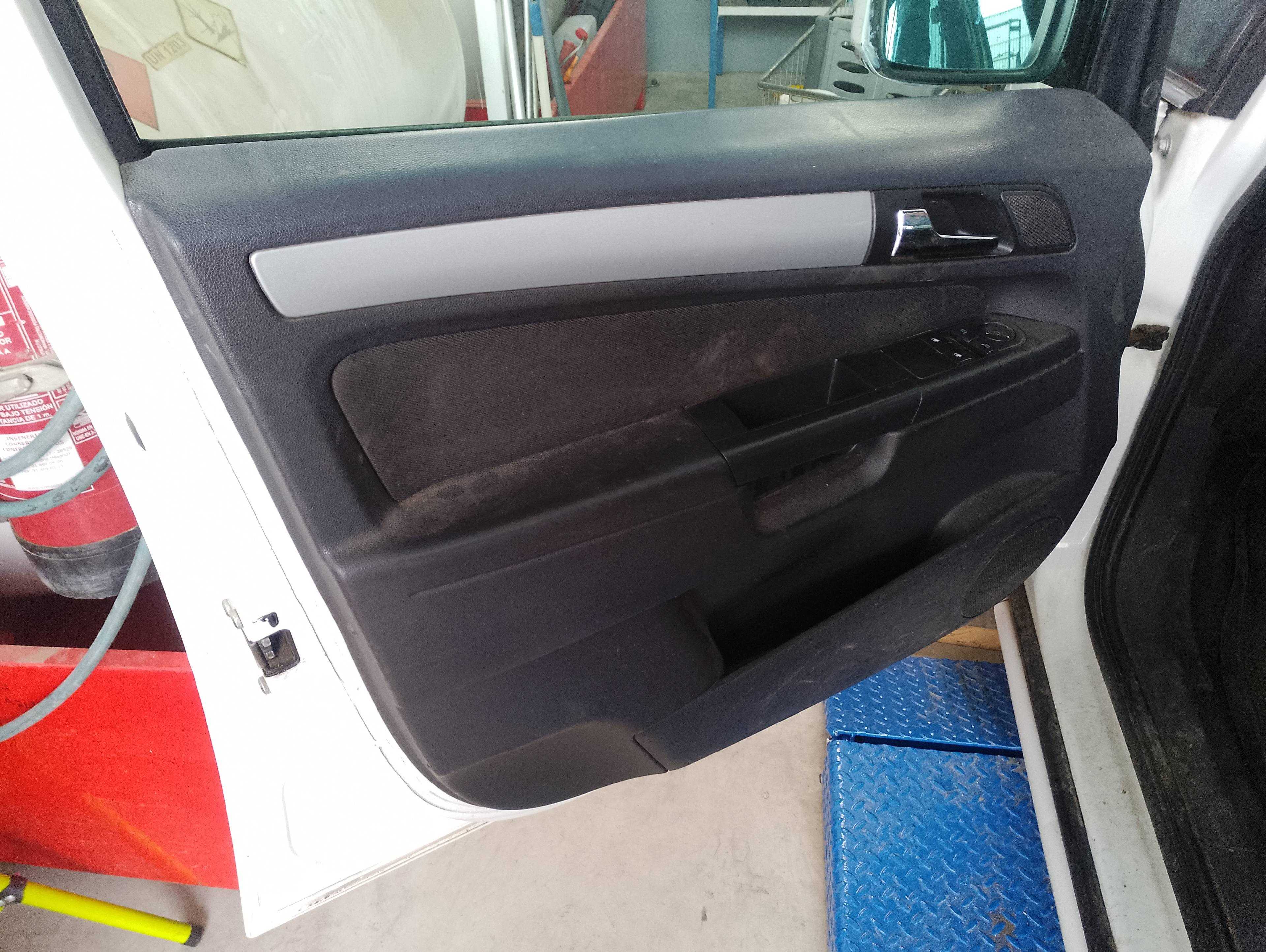 Recambio de guarnecido puerta delantera izquierda para opel zafira b cosmo referencia OEM IAM   