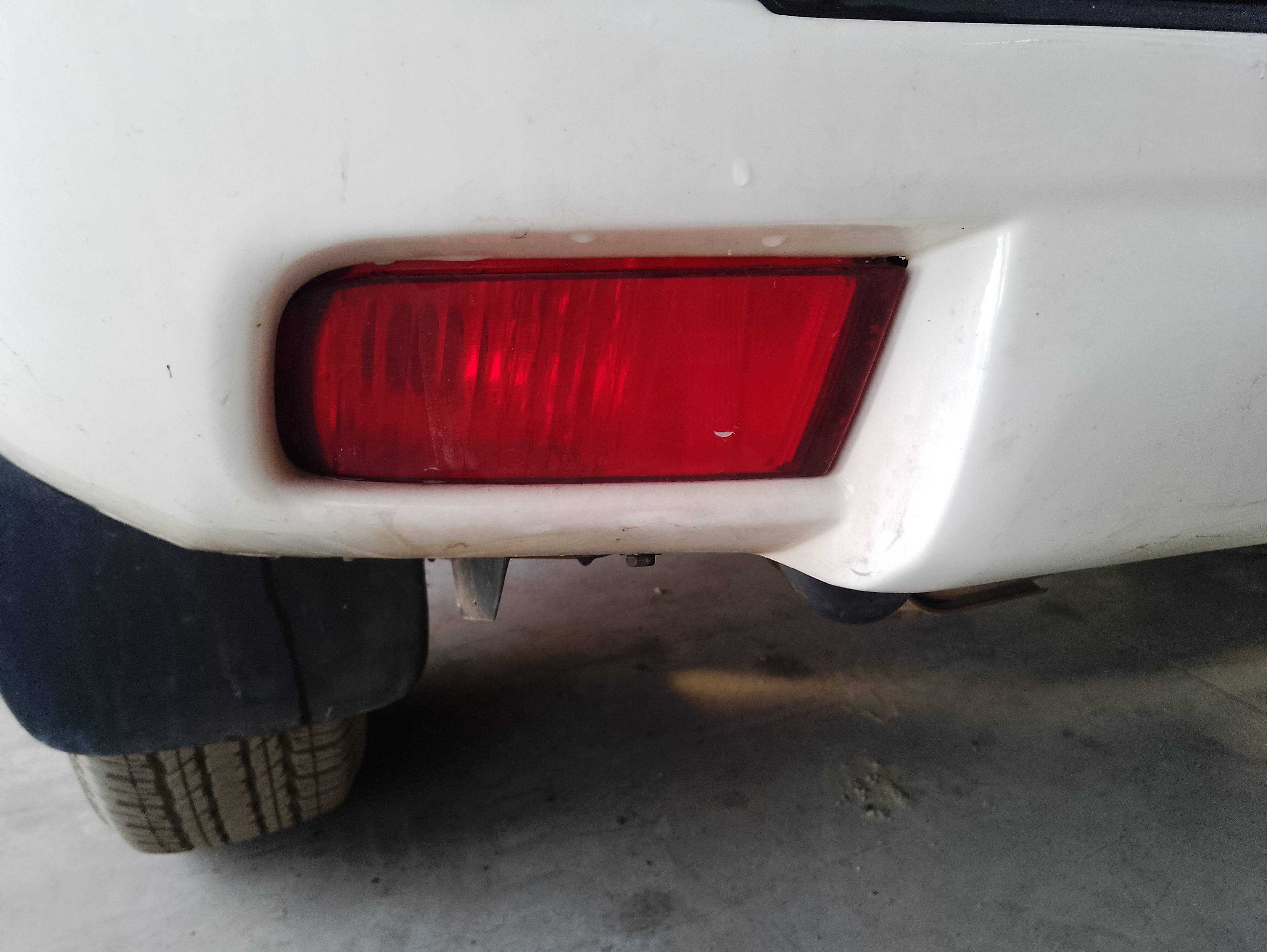 Recambio de faro antiniebla trasero izquierdo para toyota land cruiser (j15) basis referencia OEM IAM   