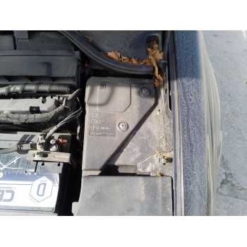 CAJA RELES / FUSIBLES 