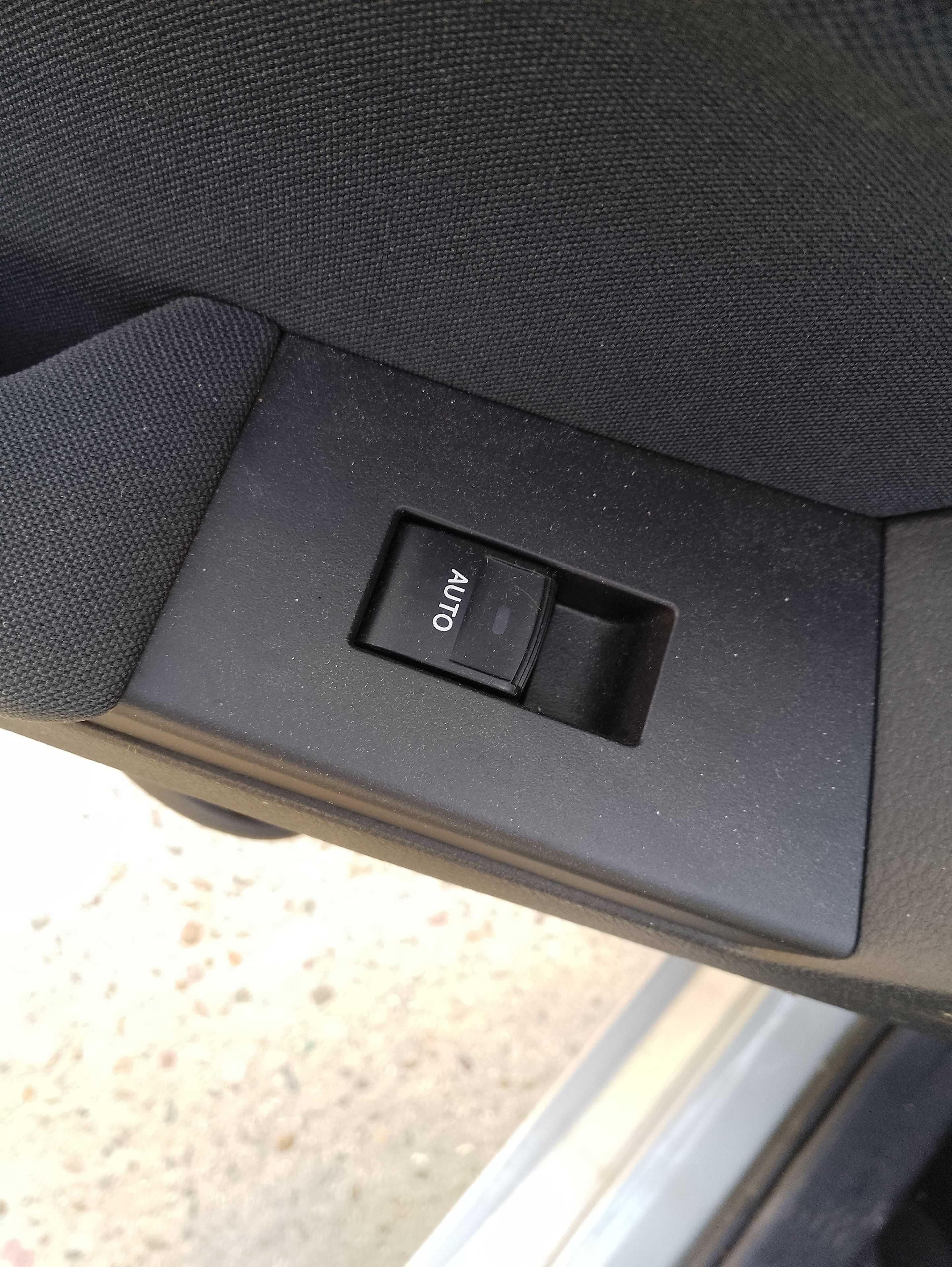 Recambio de mando elevalunas trasero izquierdo para toyota auris active referencia OEM IAM   
