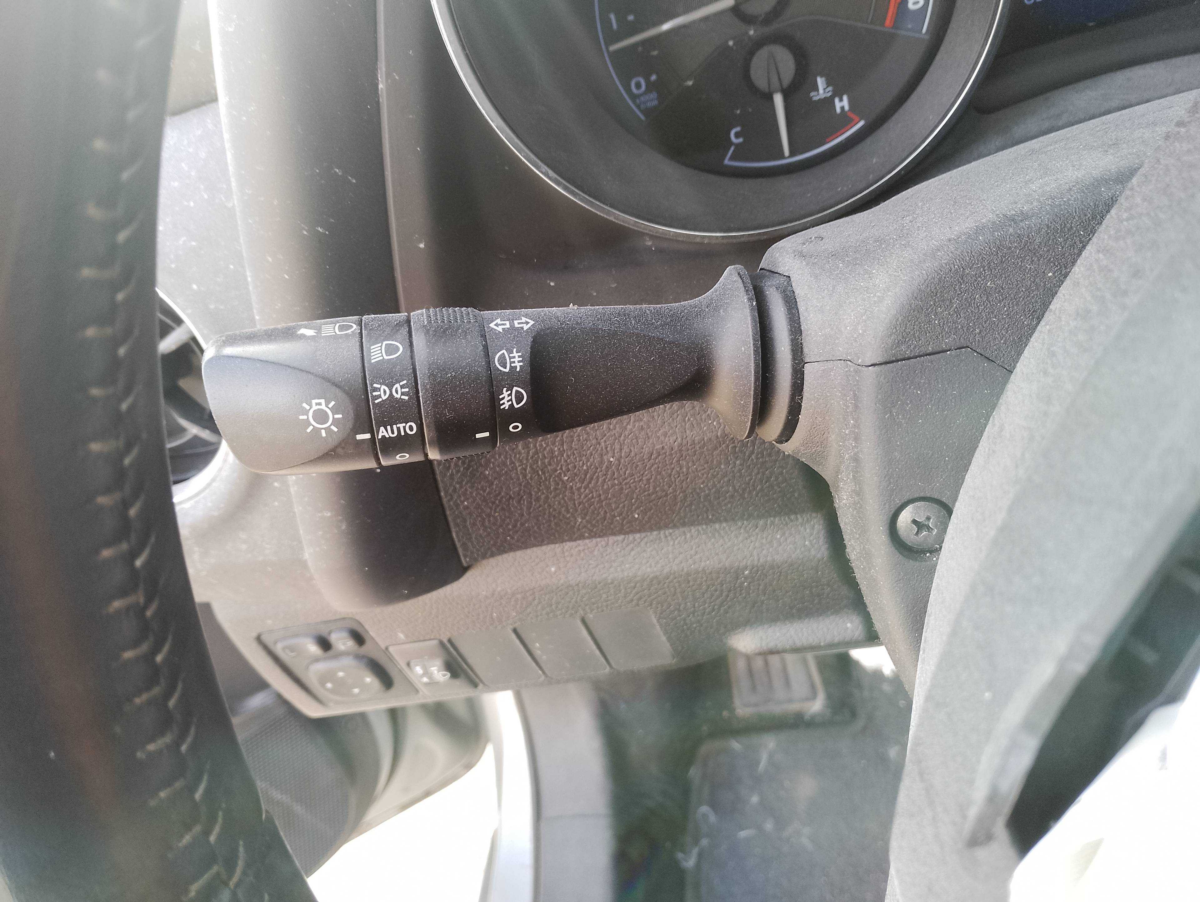 Recambio de mando intermitentes para toyota auris active referencia OEM IAM   