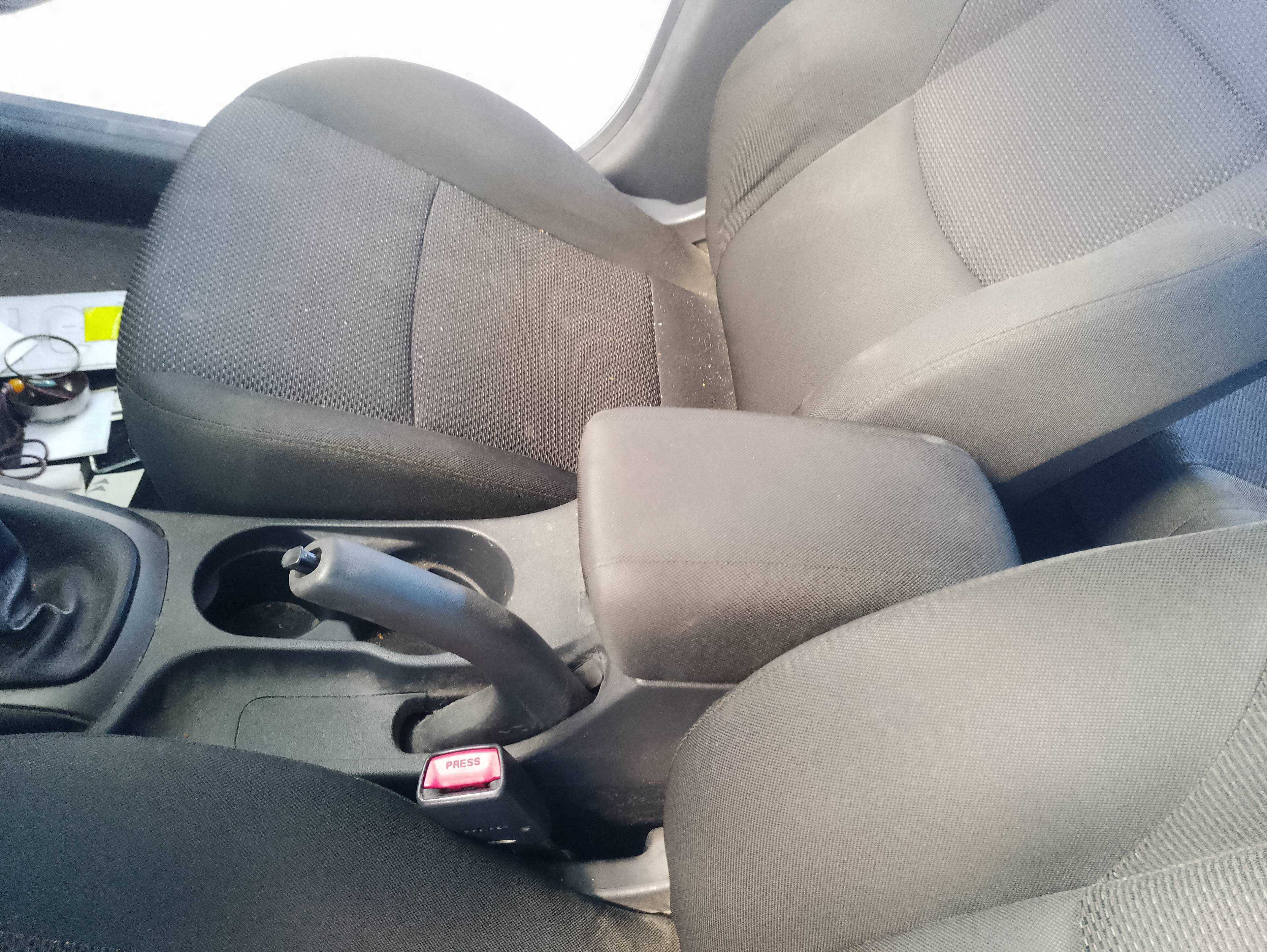 Recambio de apoyabrazos central para hyundai i30 classic referencia OEM IAM   