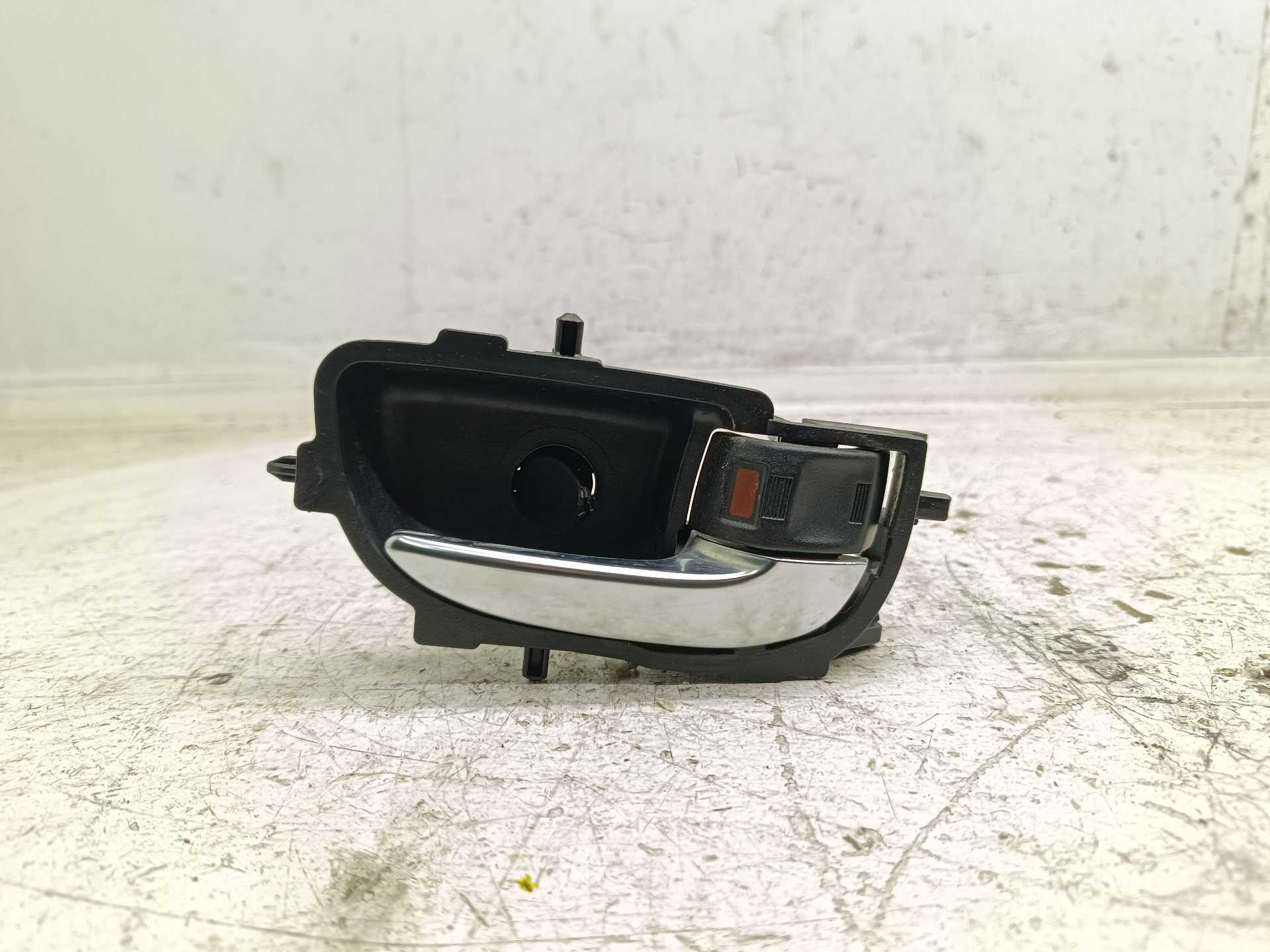 Recambio de maneta interior delantera derecha para toyota auris active referencia OEM IAM 692050D201  