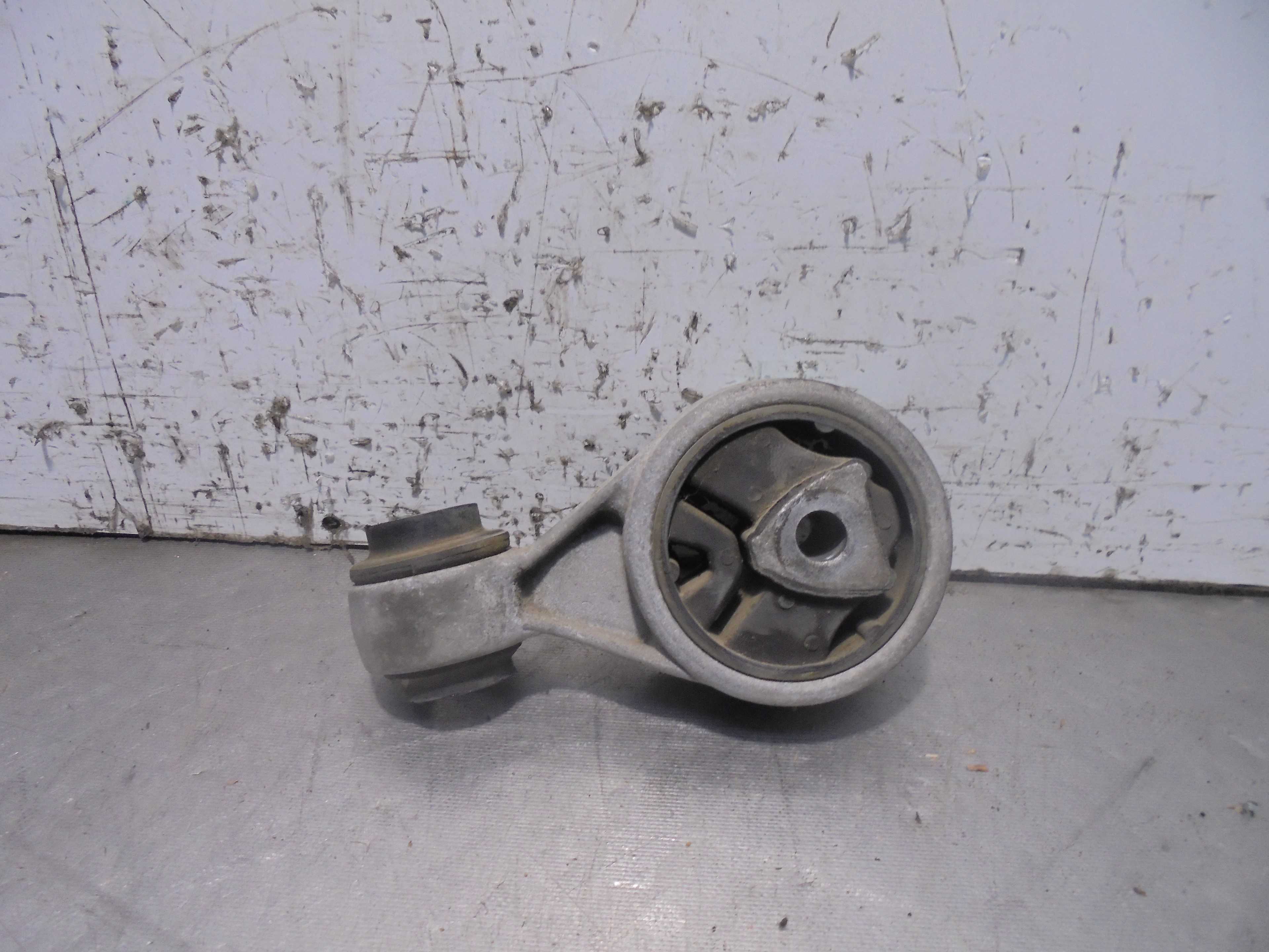 Recambio de soporte motor para renault megane ii berlina 5p referencia OEM IAM   