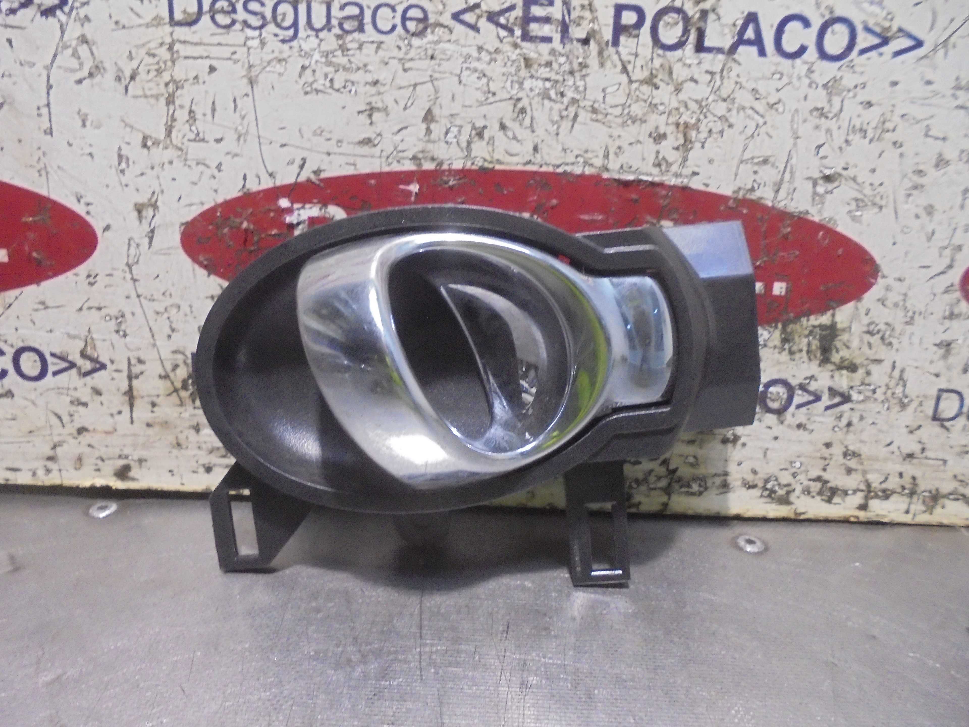 Recambio de maneta interior delantera derecha para nissan juke (f15) acenta referencia OEM IAM 806701HB0B  