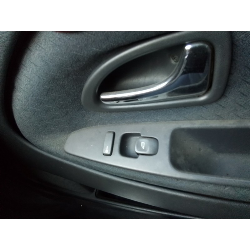 Recambio de mando elevalunas delantero derecho para volvo s40 berlina 1.6 cat referencia OEM IAM   