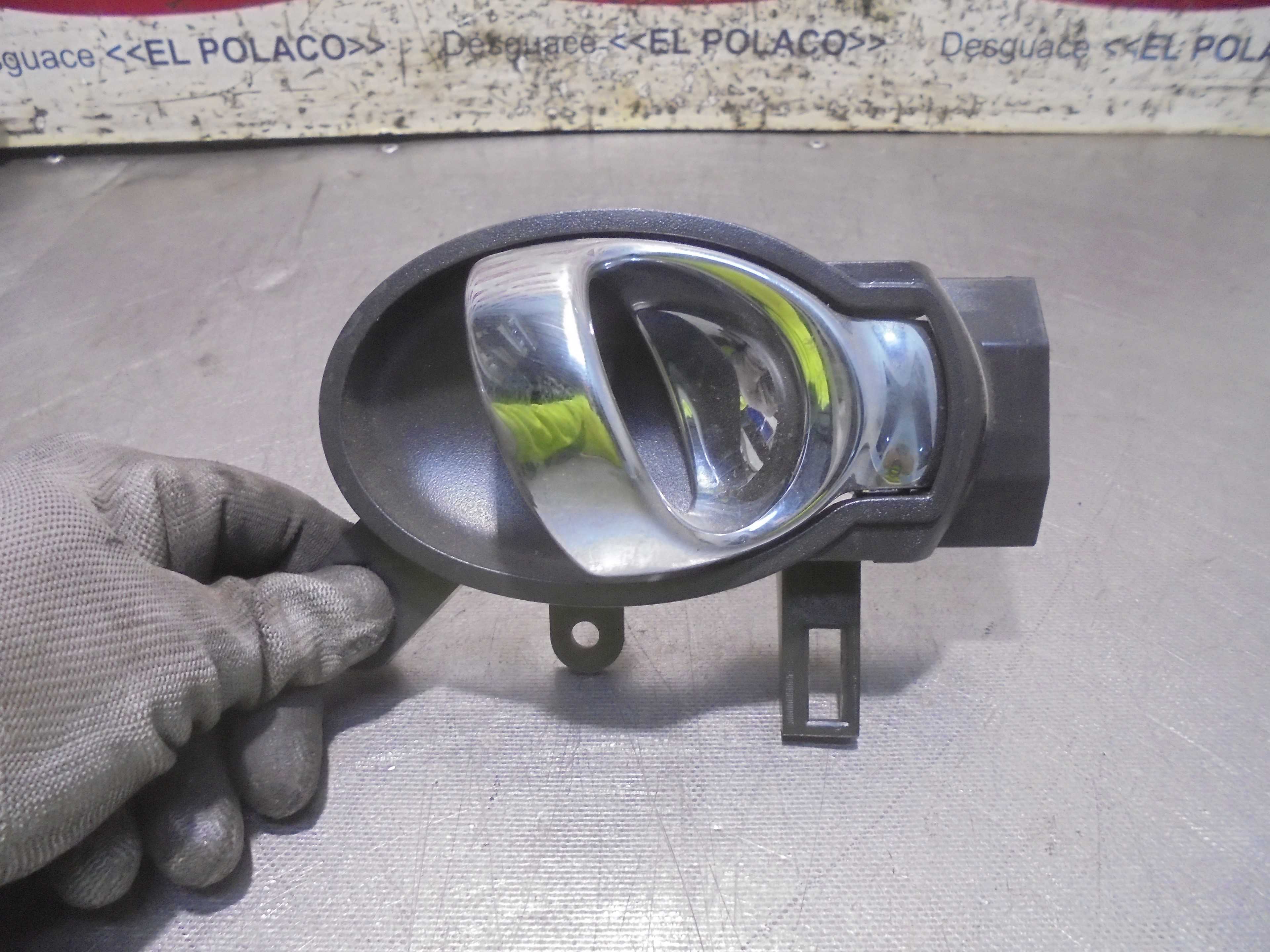 Recambio de maneta interior trasera derecha para nissan juke (f15) acenta referencia OEM IAM   