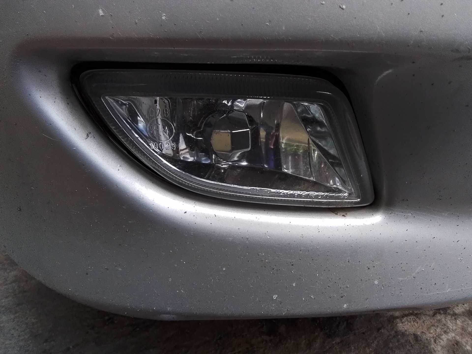 Recambio de faro antiniebla derecho para mazda 626 berlina/coupe (gc) 2.0 diesel referencia OEM IAM   