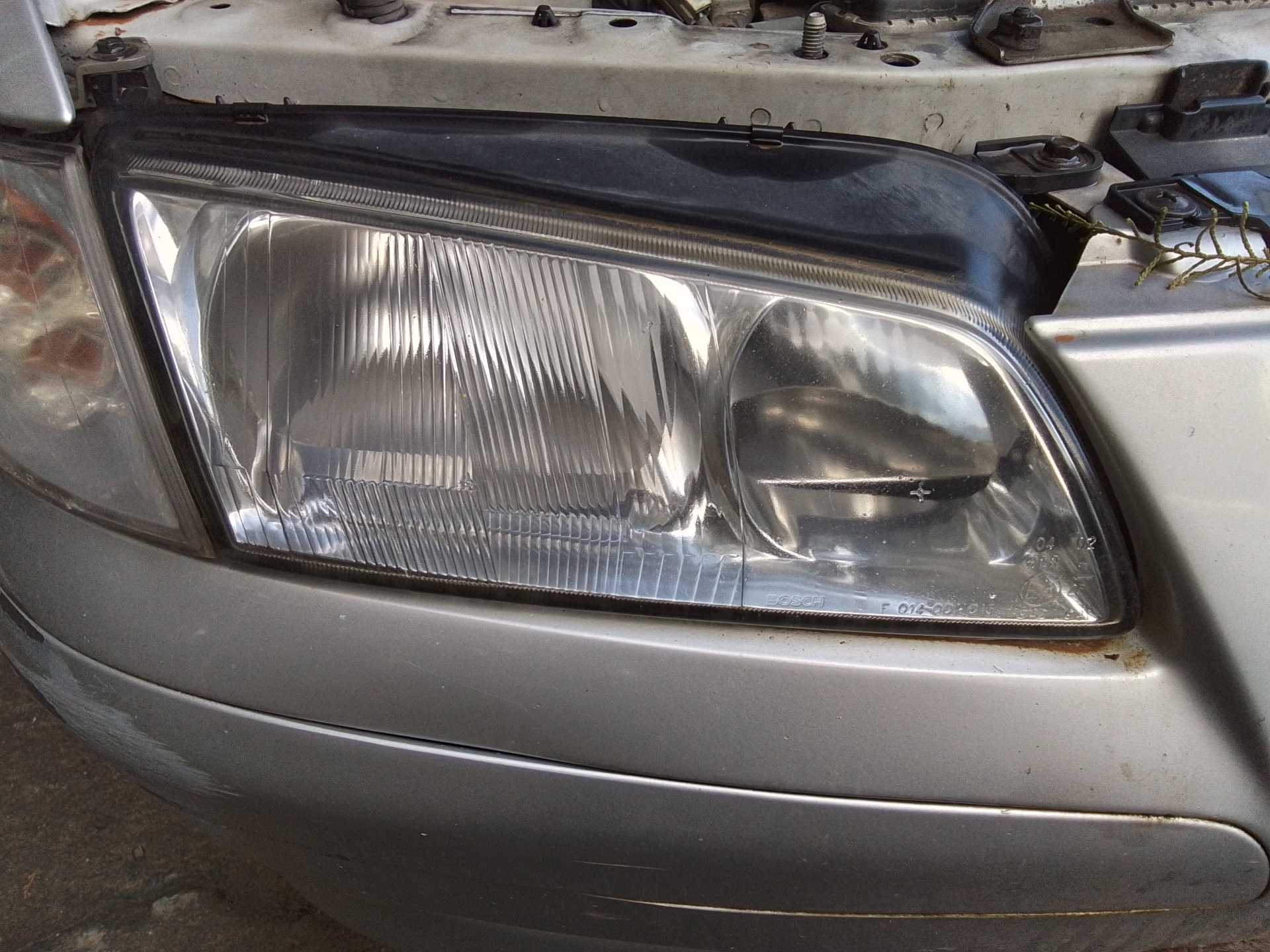 Recambio de faro derecho para mazda 626 berlina/coupe (gc) 2.0 diesel referencia OEM IAM   
