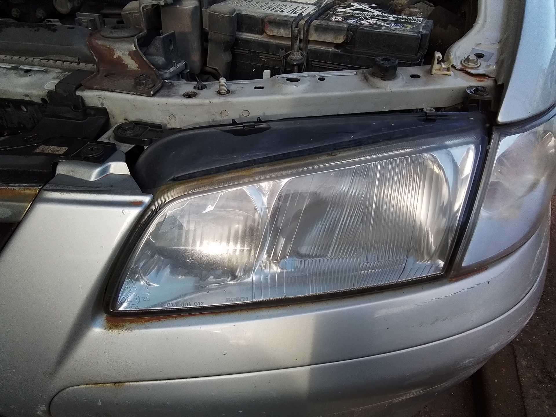 Recambio de faro izquierdo para mazda 626 berlina/coupe (gc) 2.0 diesel referencia OEM IAM   