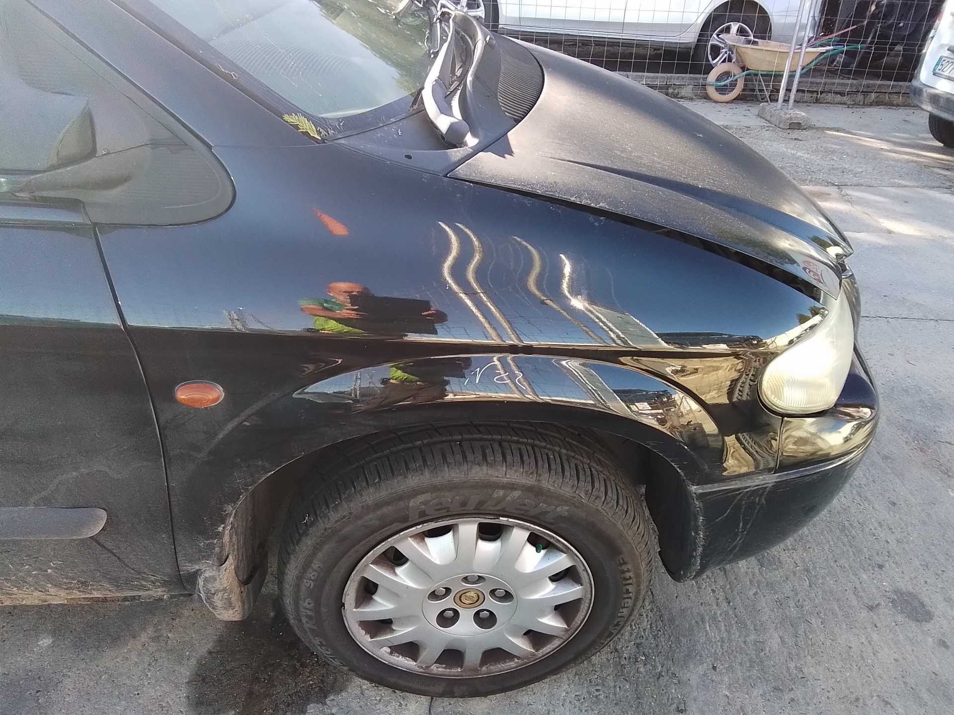 Recambio de aleta delantera derecha para chrysler voyager (rg) 2.8 crd cat referencia OEM IAM   