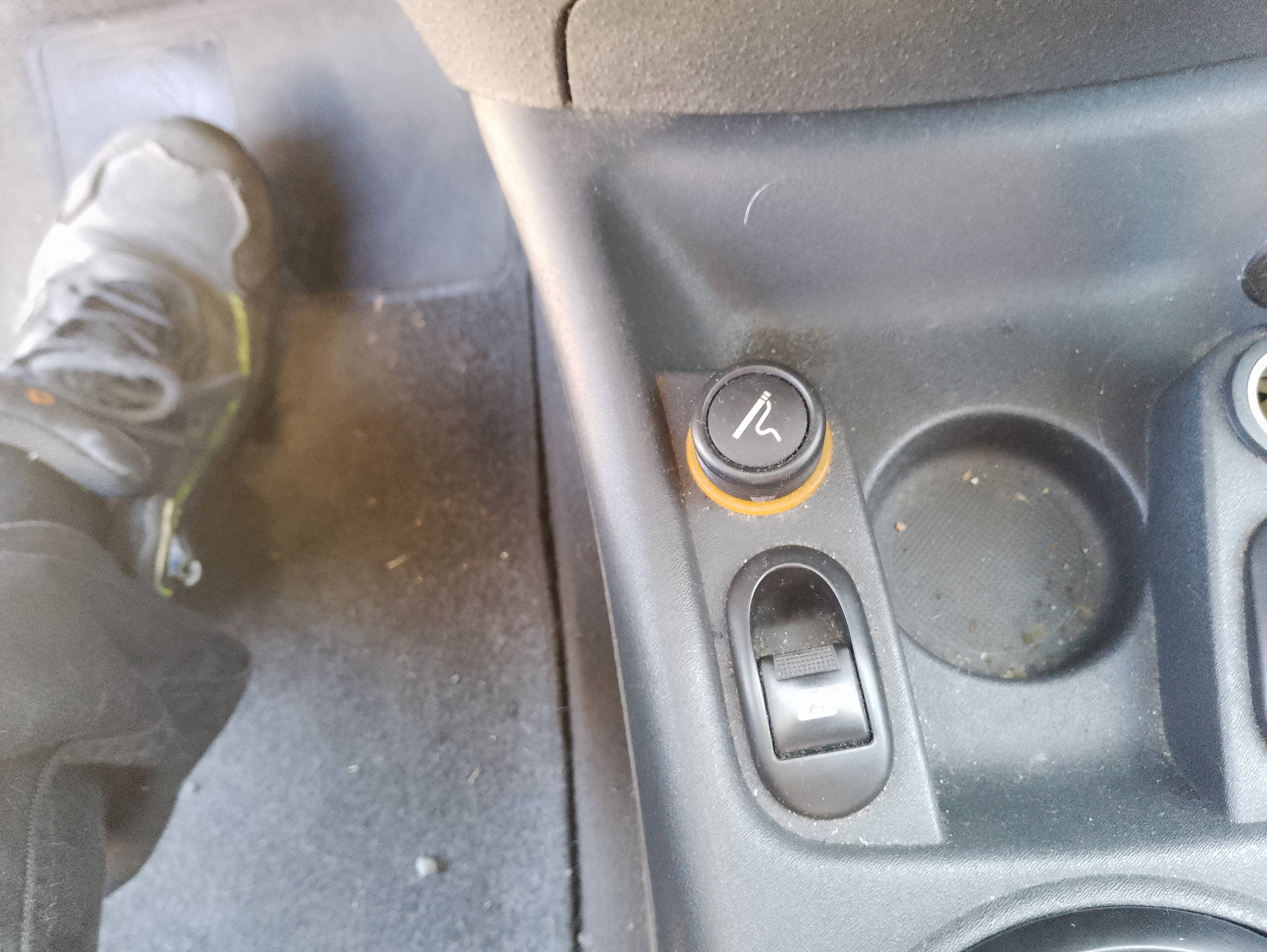 Recambio de mando elevalunas delantero izquierdo para citroën c3 1.4 hdi audace referencia OEM IAM   