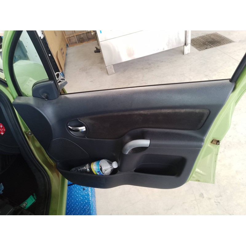 Recambio de guarnecido puerta delantera derecha para citroën c3 1.1 satisfaction referencia OEM IAM   