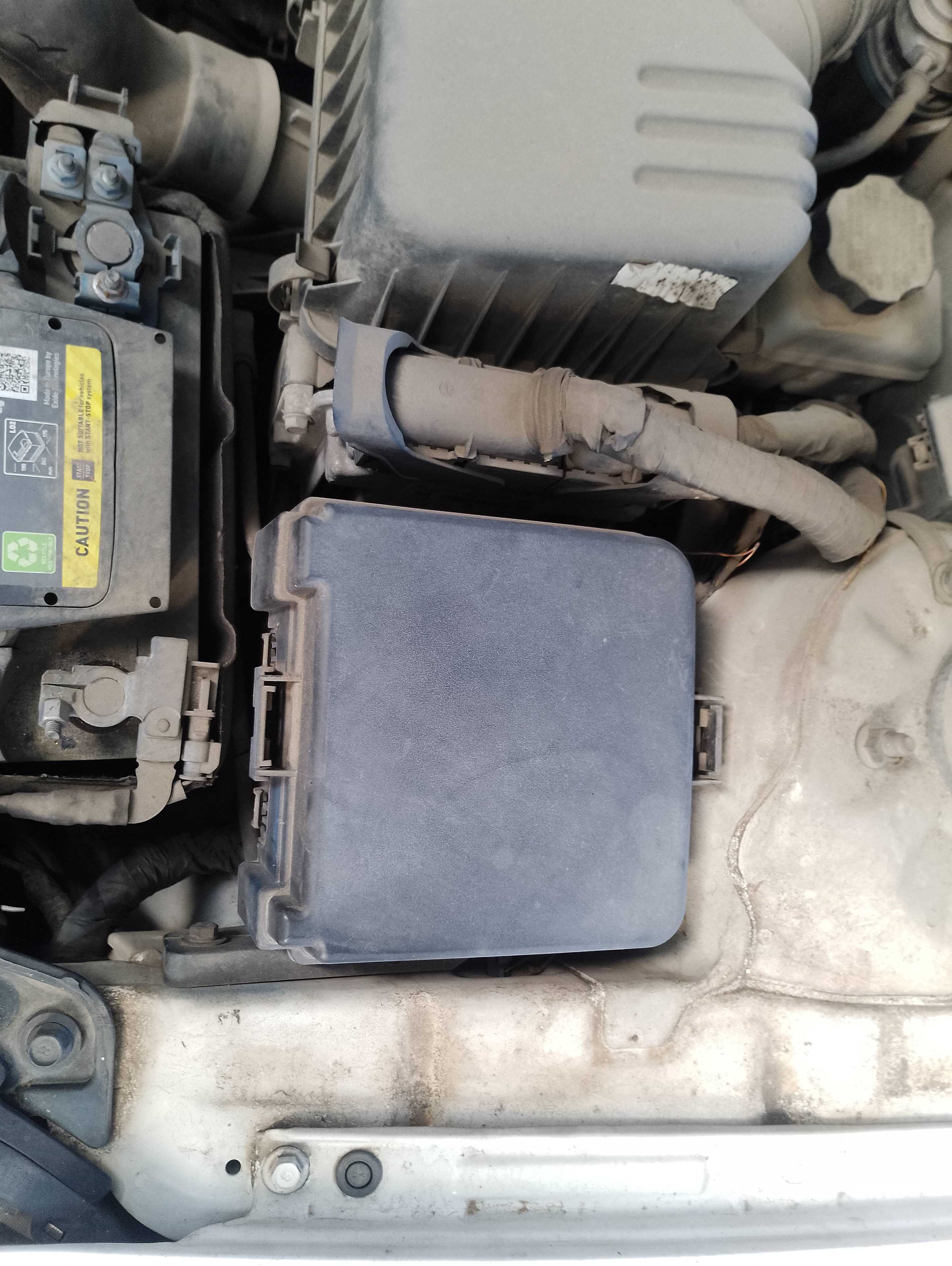 Recambio de caja reles / fusibles para hyundai i30 classic referencia OEM IAM   