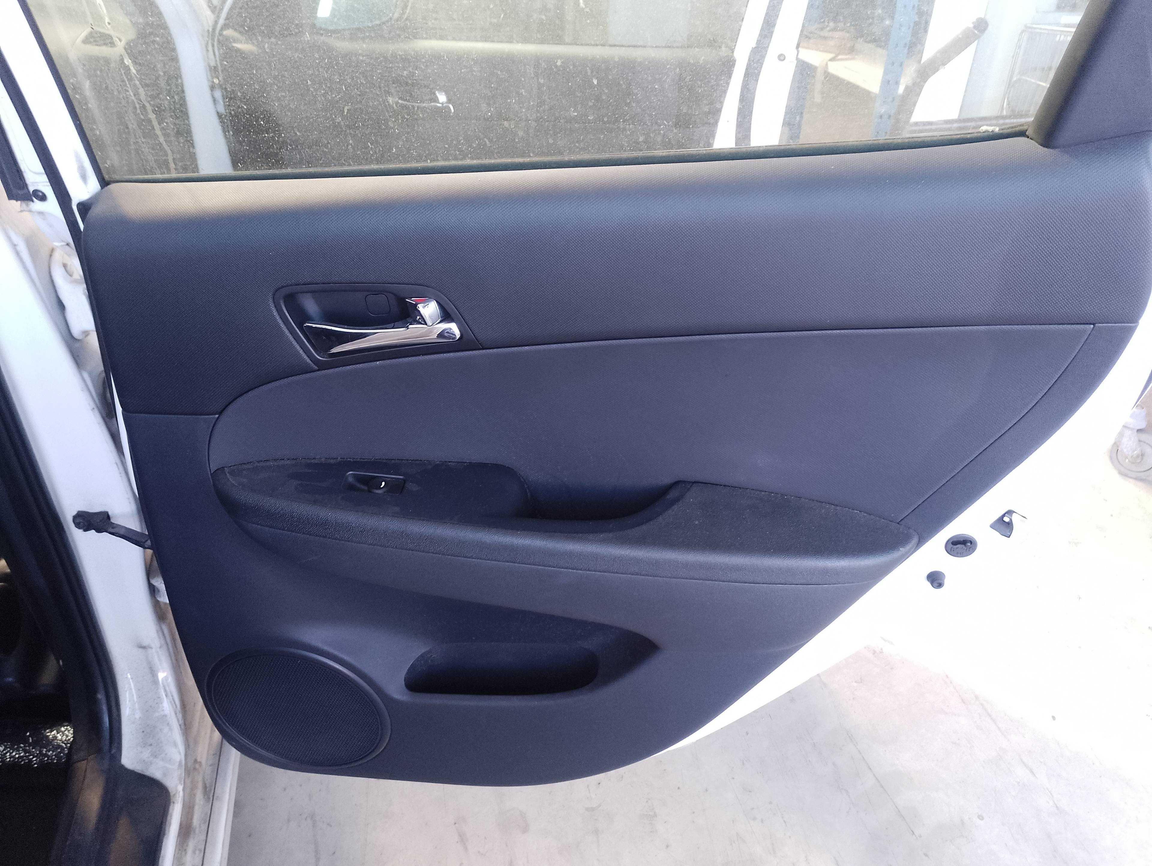 Recambio de guarnecido puerta trasera derecha para hyundai i30 classic referencia OEM IAM   