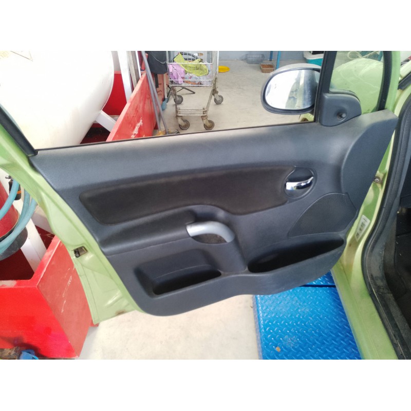Recambio de guarnecido puerta delantera izquierda para citroën c3 1.1 satisfaction referencia OEM IAM   